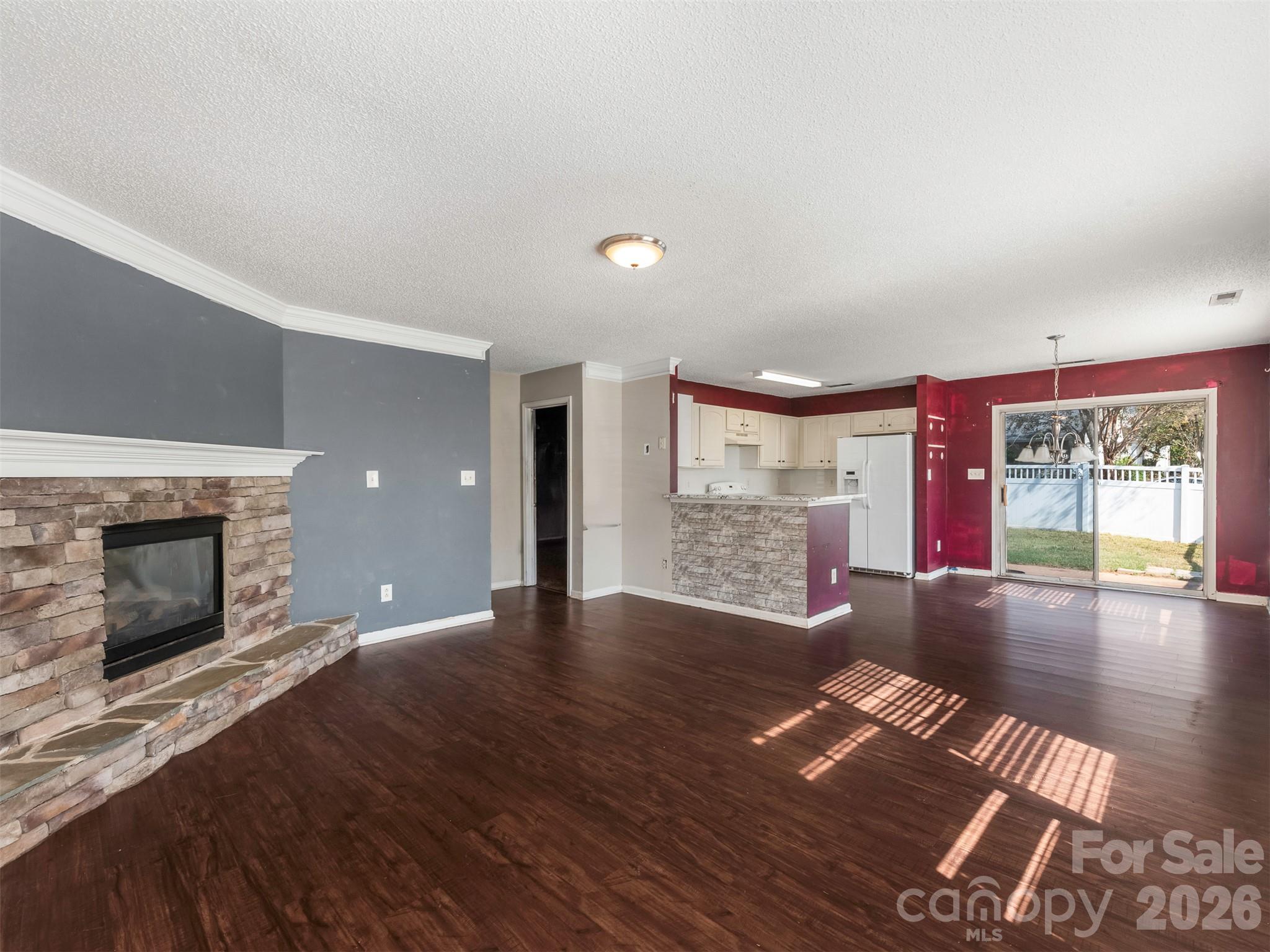 Single Family Residence at 343 Amir Circle, Matthews, photo 4 of 44