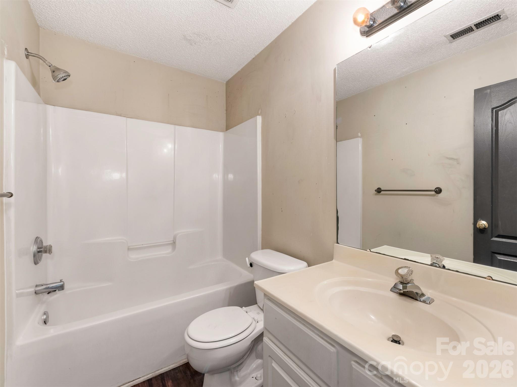 Single Family Residence at 343 Amir Circle, Matthews, photo 19 of 44