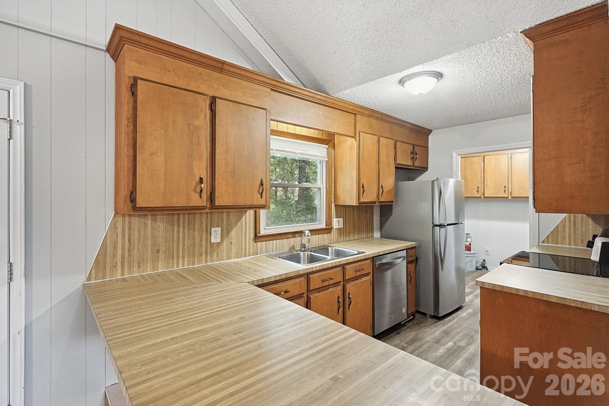 Single Family Residence at 6205 Ferncliff Drive, Concord, photo 10 of 30