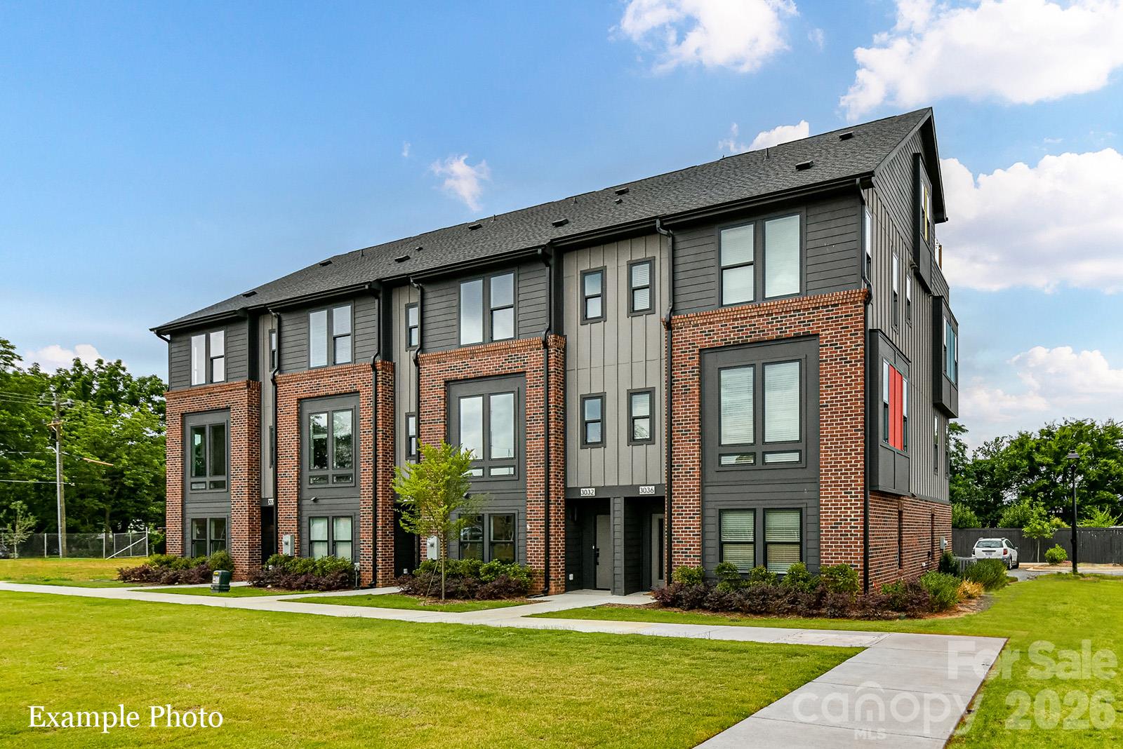 Townhouse at 2129 Ford View Lane, Charlotte, photo 2 of 22