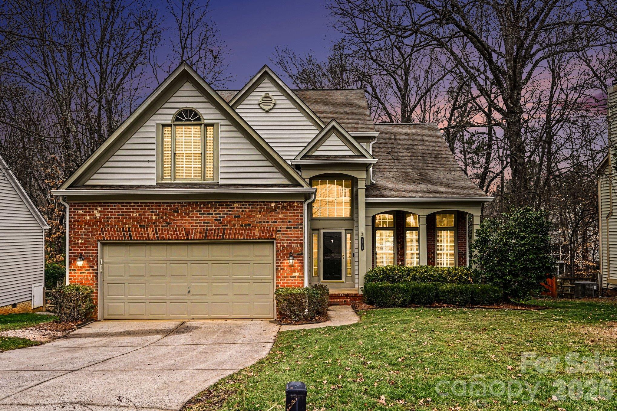 Single Family Residence at 5805 Swanston Drive, Charlotte, photo 2 of 32