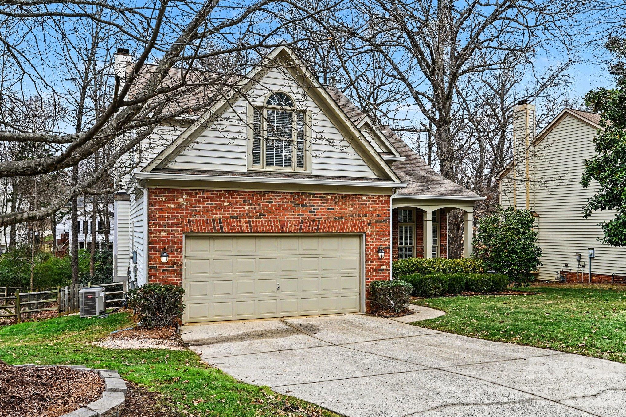 Single Family Residence at 5805 Swanston Drive, Charlotte, photo 4 of 32