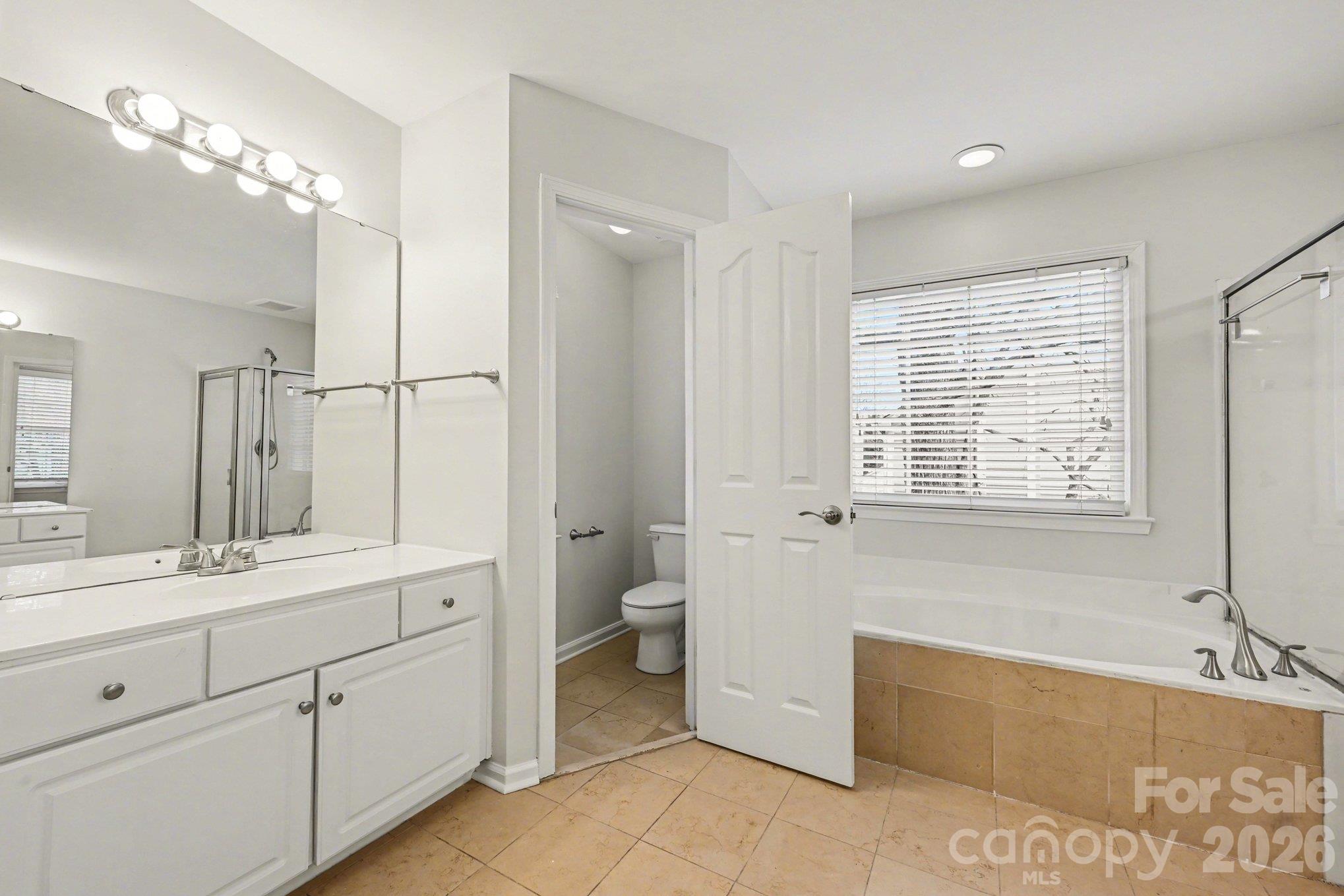 Single Family Residence at 5805 Swanston Drive, Charlotte, photo 21 of 32