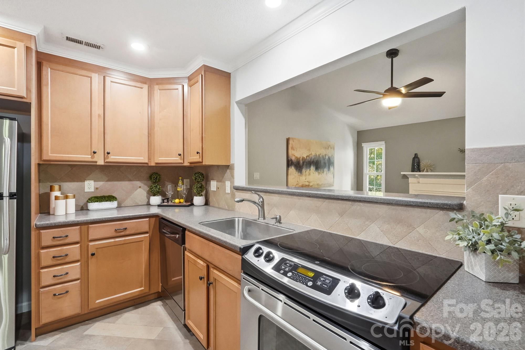 Condominium at 6140 Gray Gate Lane, Charlotte, photo 30 of 49