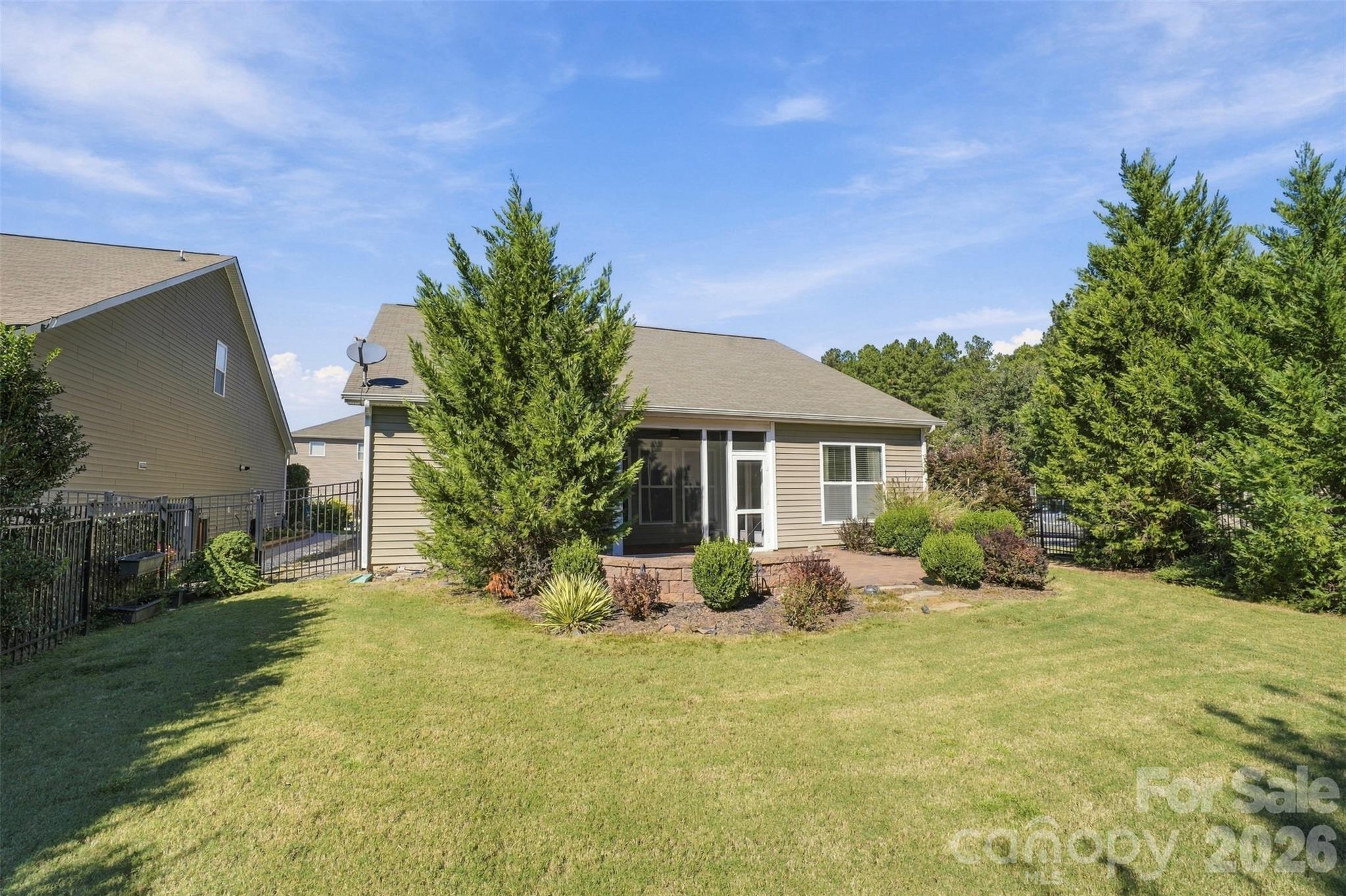 Single Family Residence at 2001 Blackberry Lane, Lancaster, photo 33 of 37