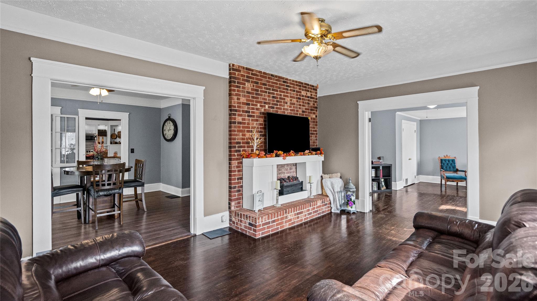 Single Family Residence at 306 Hillcrest Drive, Lexington, photo 6 of 42
