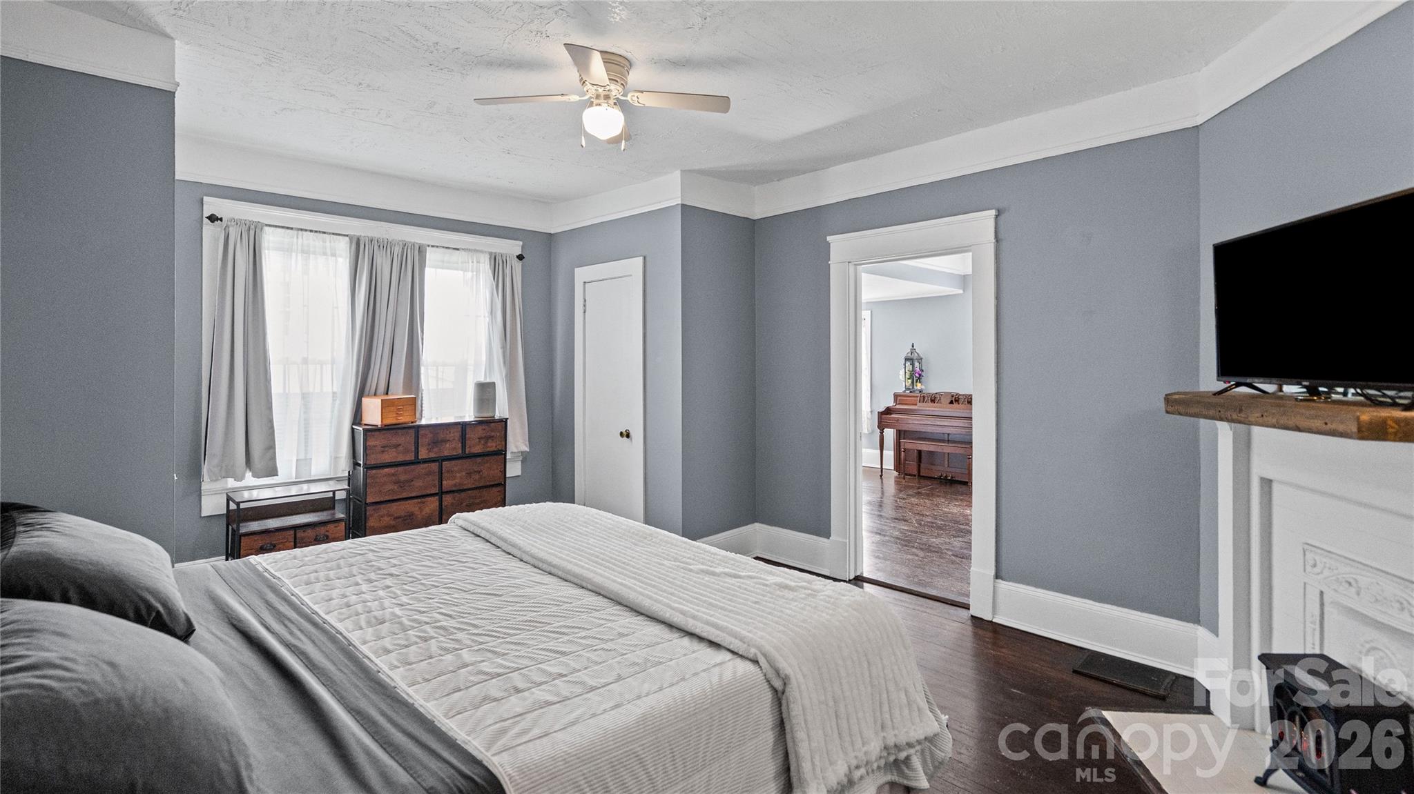 Single Family Residence at 306 Hillcrest Drive, Lexington, photo 23 of 42