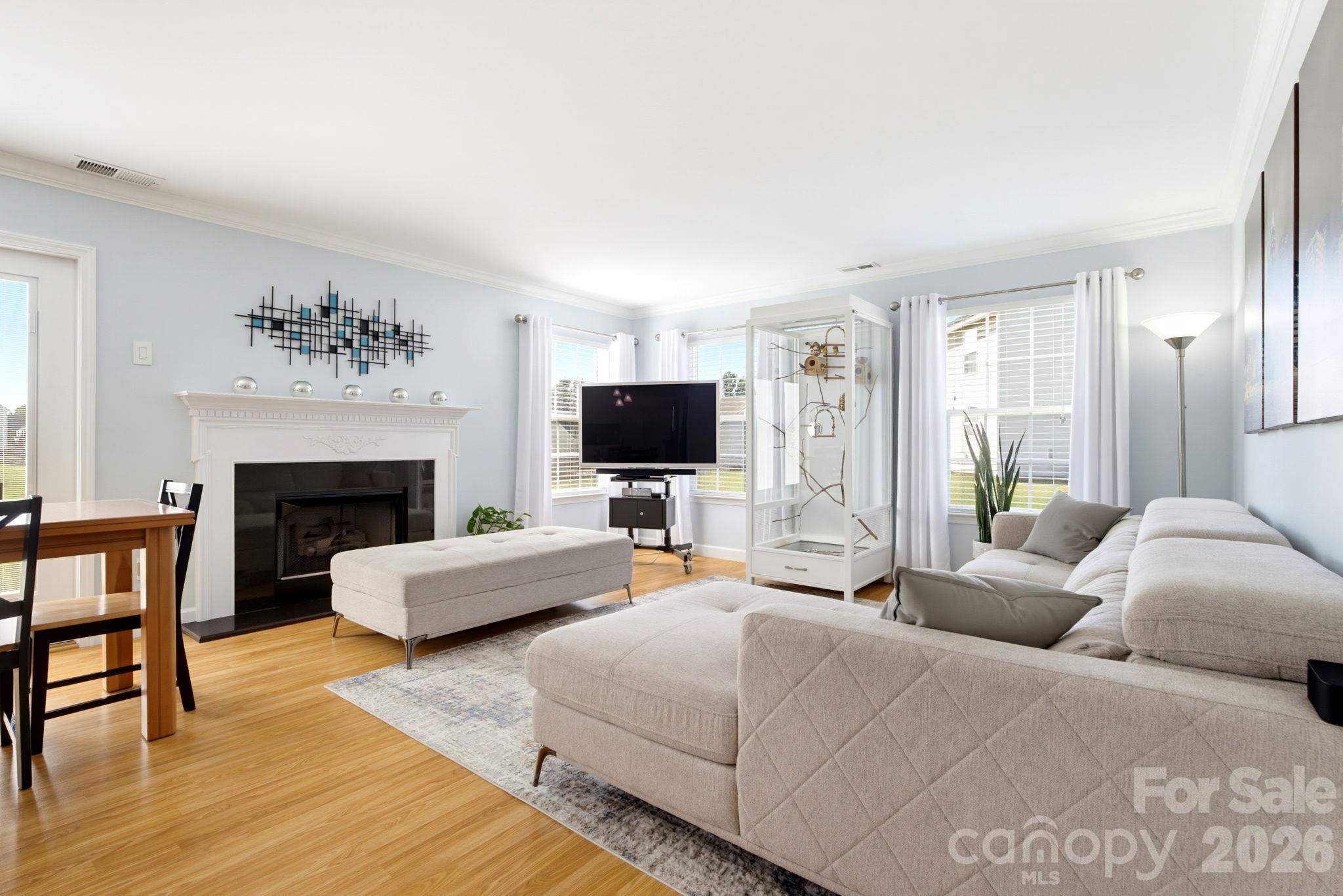 Great room to living room transition - 2320 Jacobs Court, Monroe