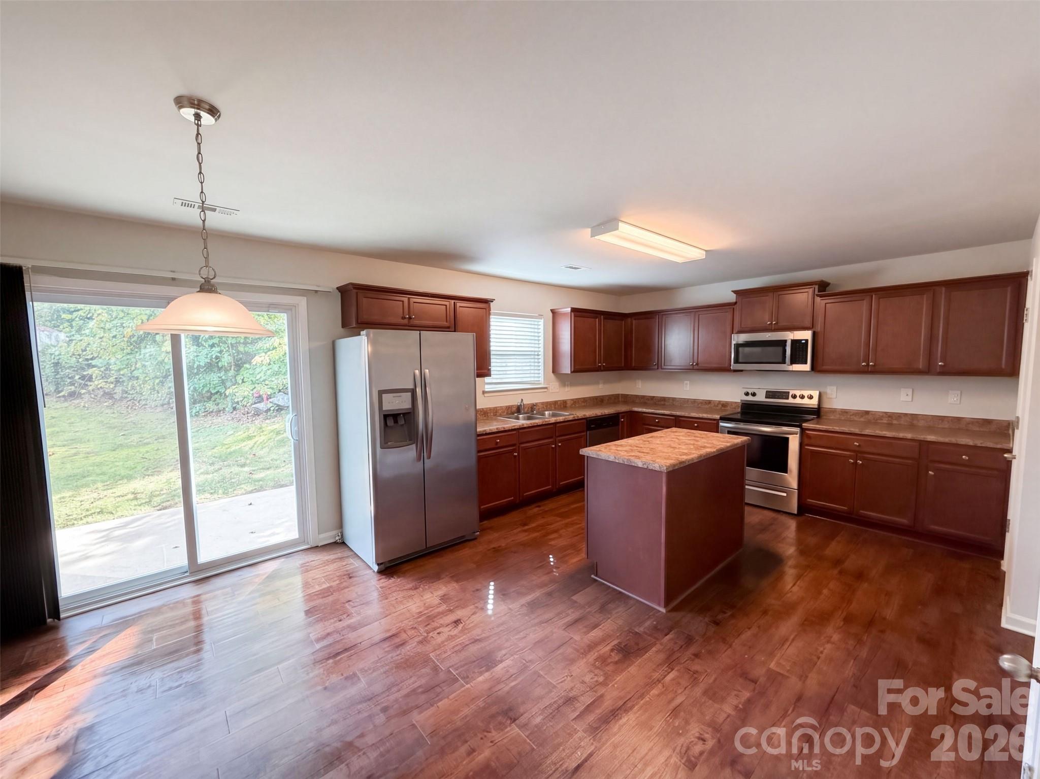 Single Family Residence at 900 Etta Place, Gastonia, photo 3 of 30