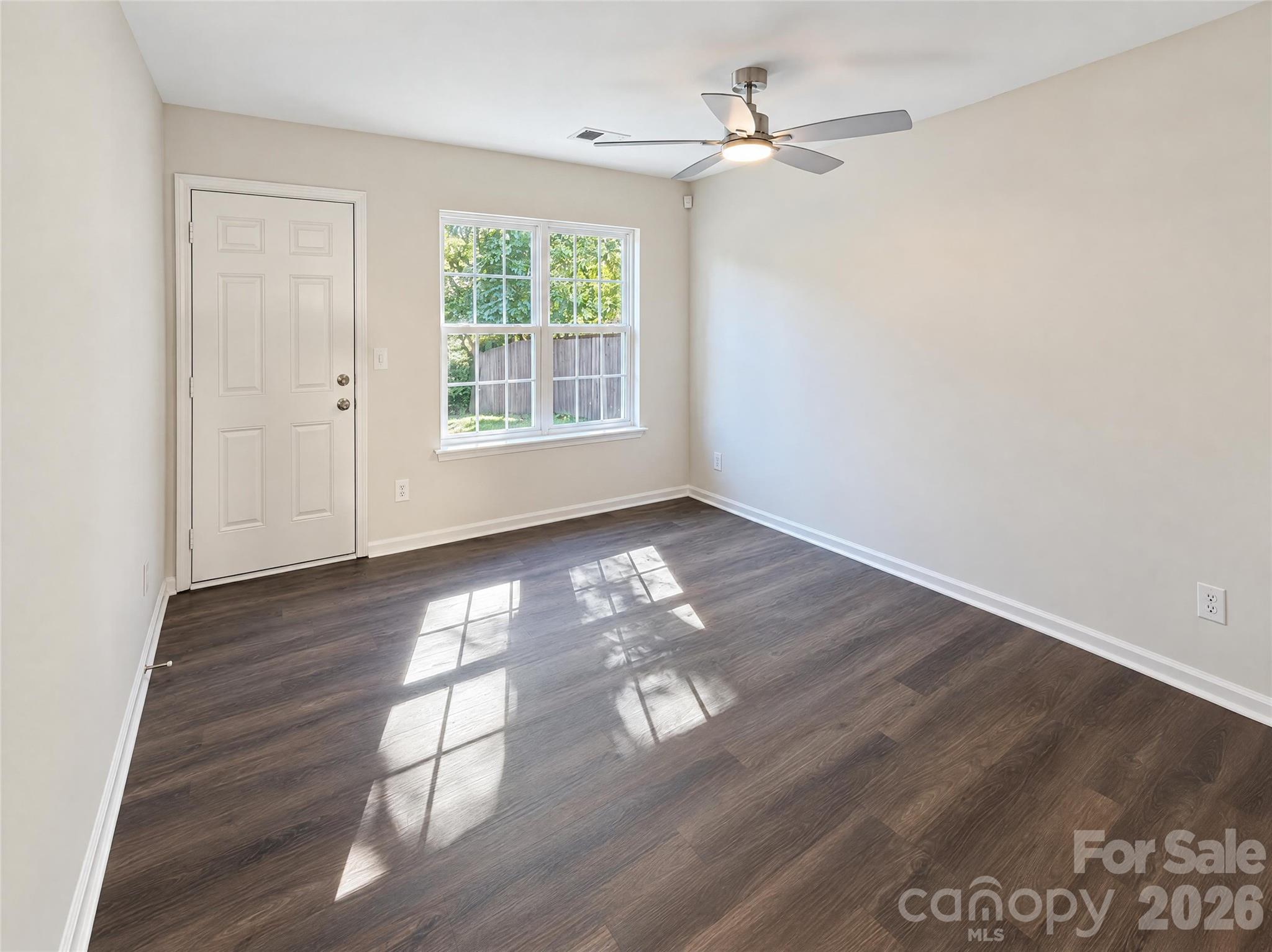 Single Family Residence at 8603 Berrybrook Lane, Charlotte, photo 10 of 17