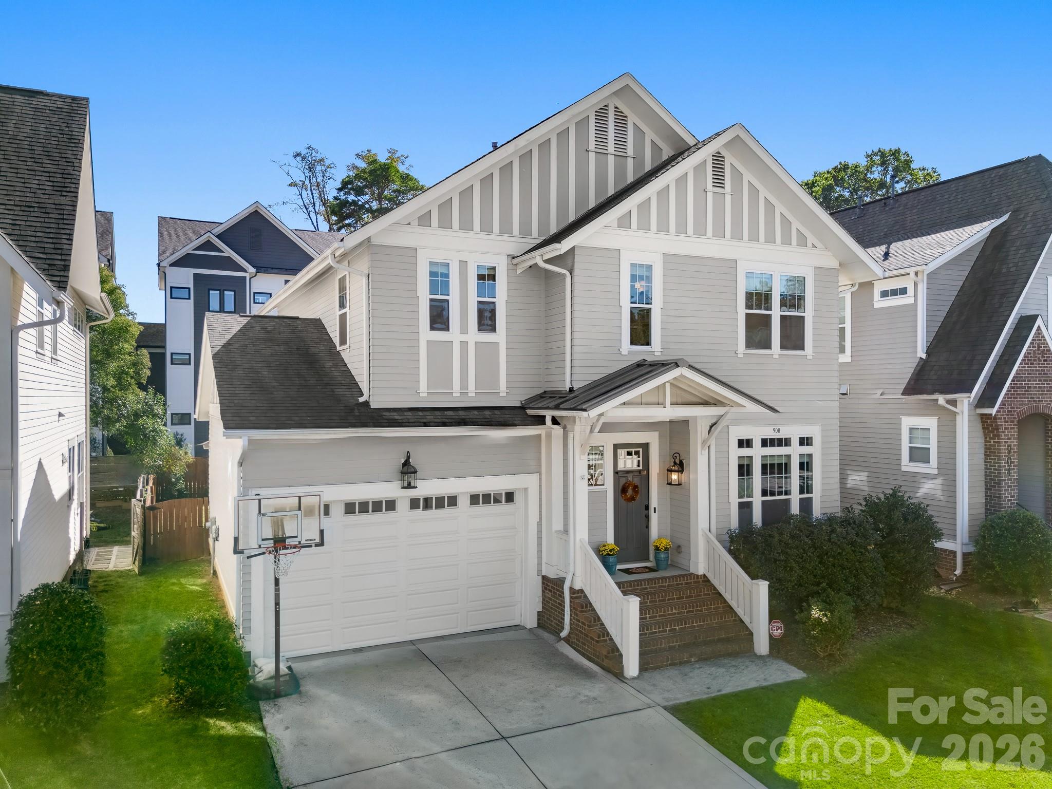 Single Family Residence at 908 Millbrook Road, Charlotte, photo 2 of 30