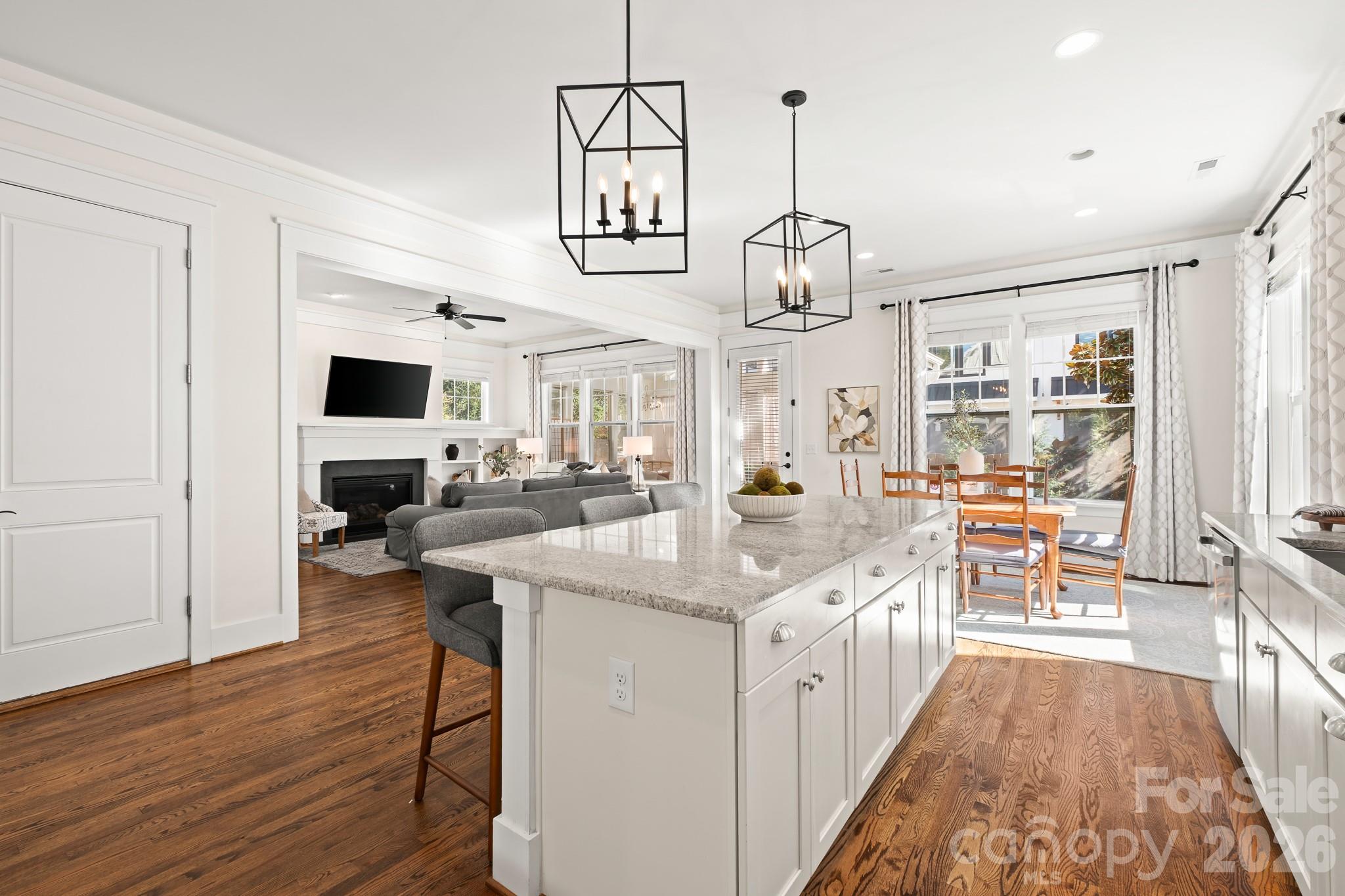 Single Family Residence at 908 Millbrook Road, Charlotte, photo 3 of 30