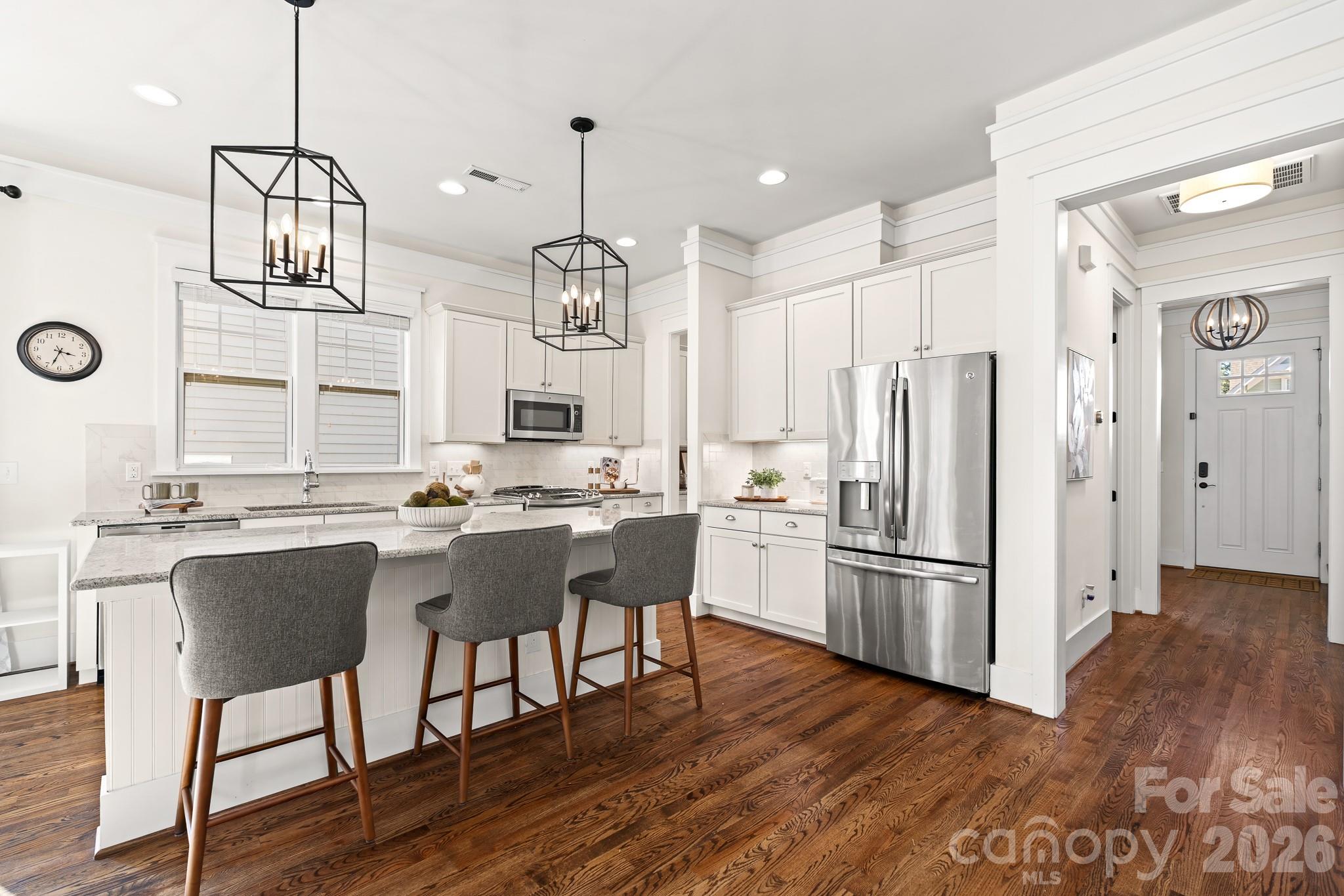 Single Family Residence at 908 Millbrook Road, Charlotte, photo 5 of 30