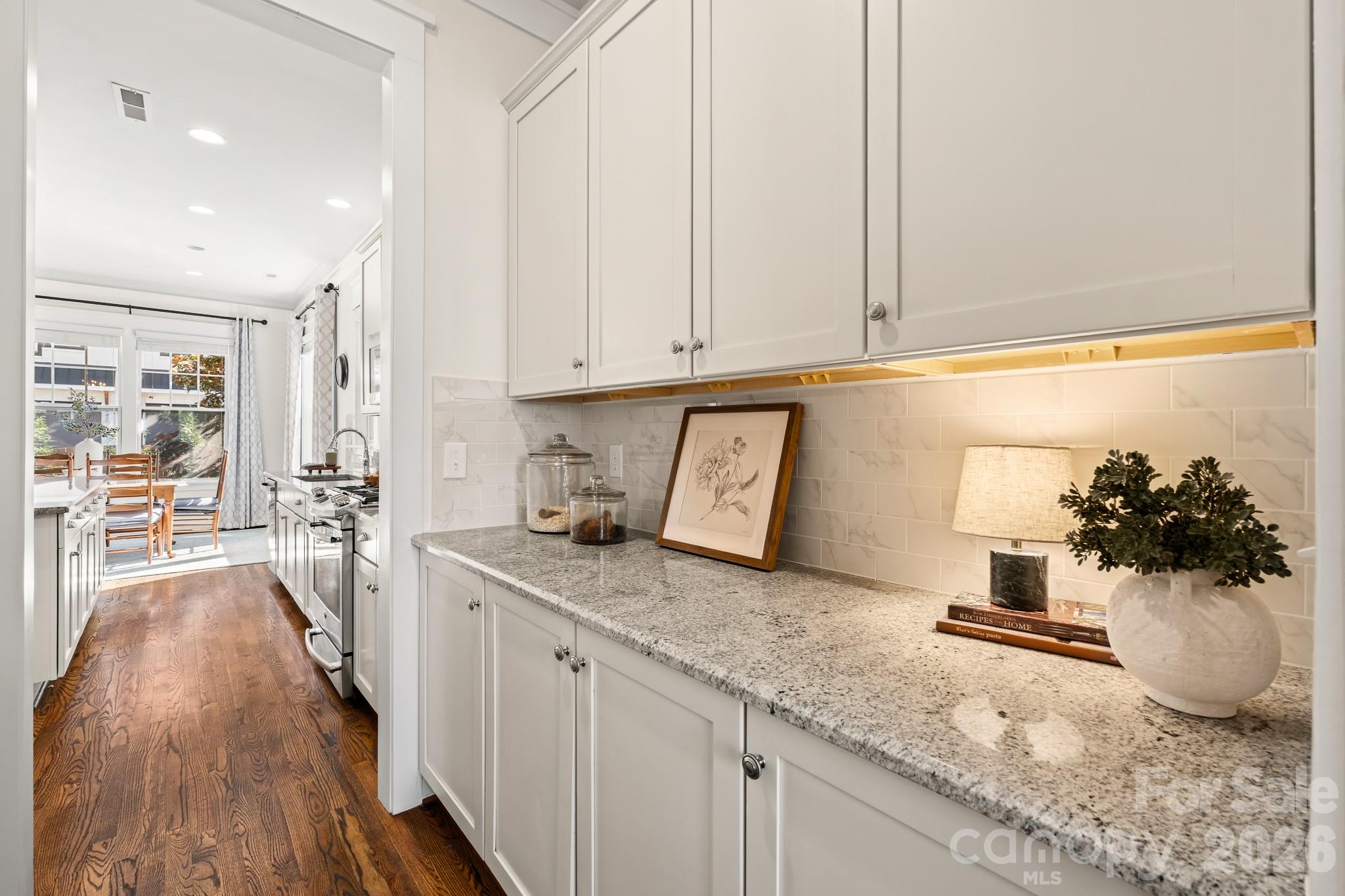Single Family Residence at 908 Millbrook Road, Charlotte, photo 10 of 30
