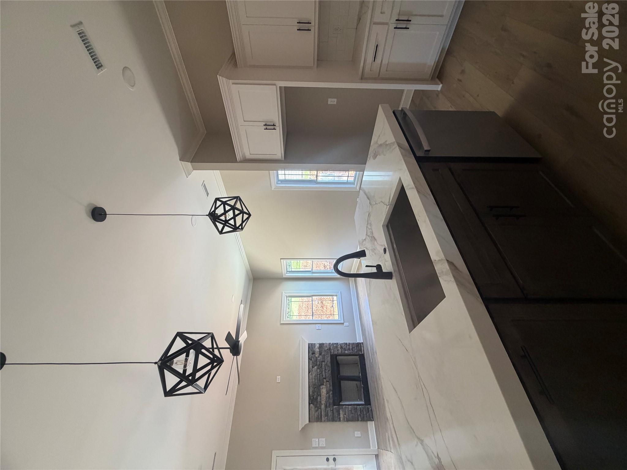 Single Family Residence at 4917 Southview Drive, Hickory, photo 3 of 20