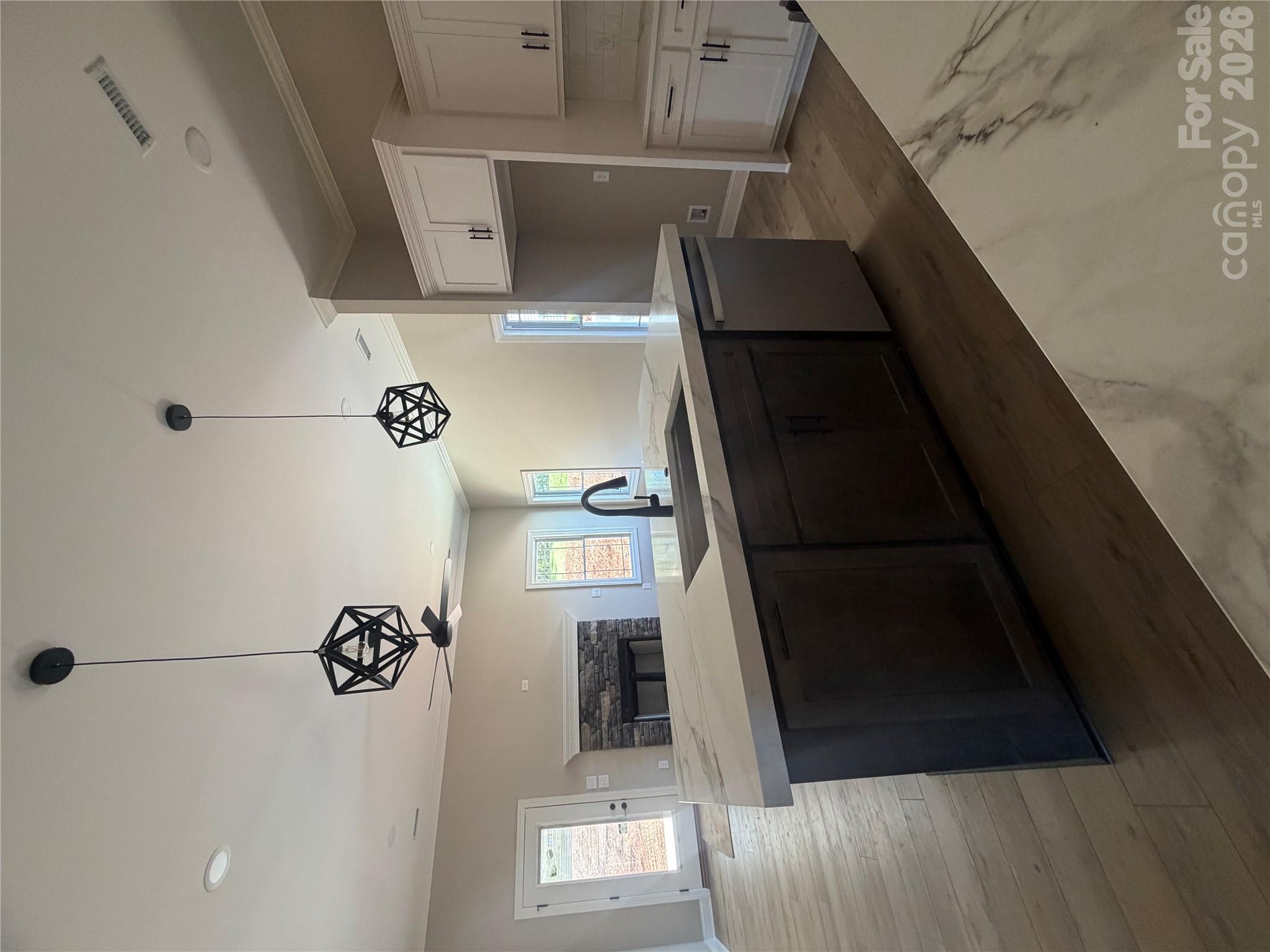 Single Family Residence at 4917 Southview Drive, Hickory, photo 4 of 20