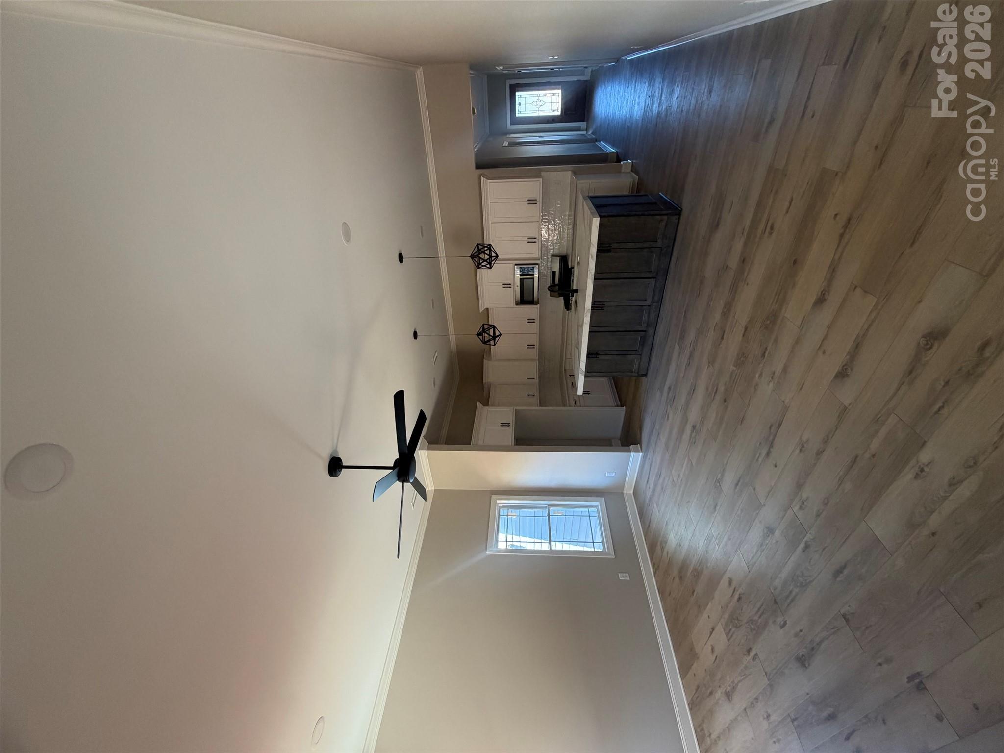 Single Family Residence at 4917 Southview Drive, Hickory, photo 5 of 20