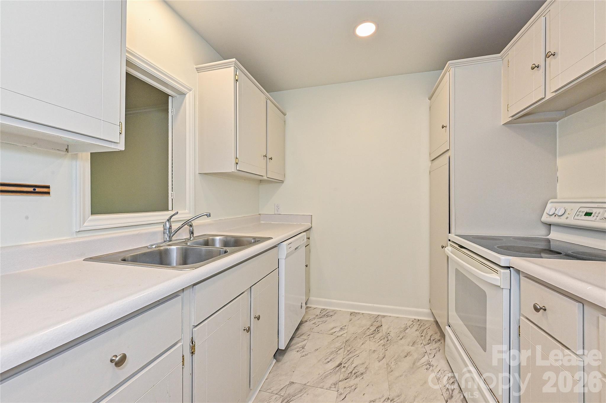 Condominium at 1323 Queens Road, Charlotte, photo 3 of 23
