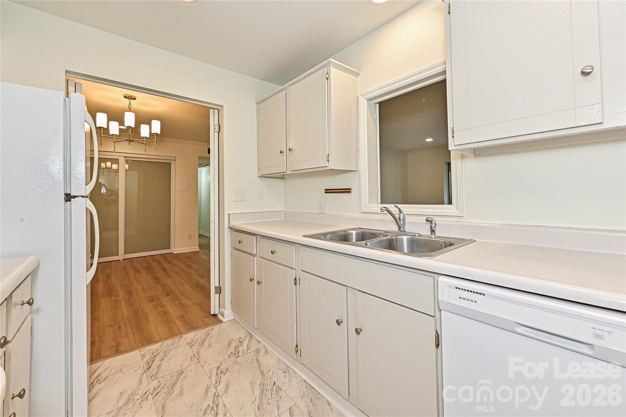 Condominium at 1323 Queens Road, Charlotte, photo 4 of 23