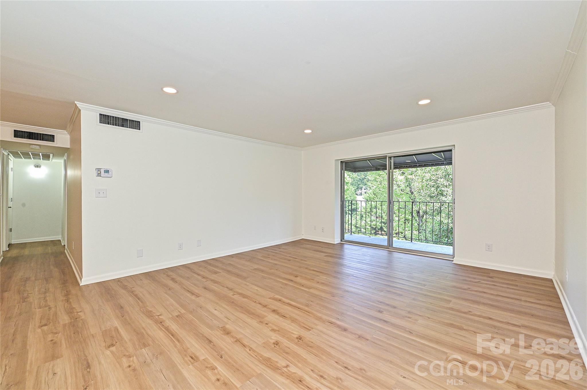 Condominium at 1323 Queens Road, Charlotte, photo 5 of 23