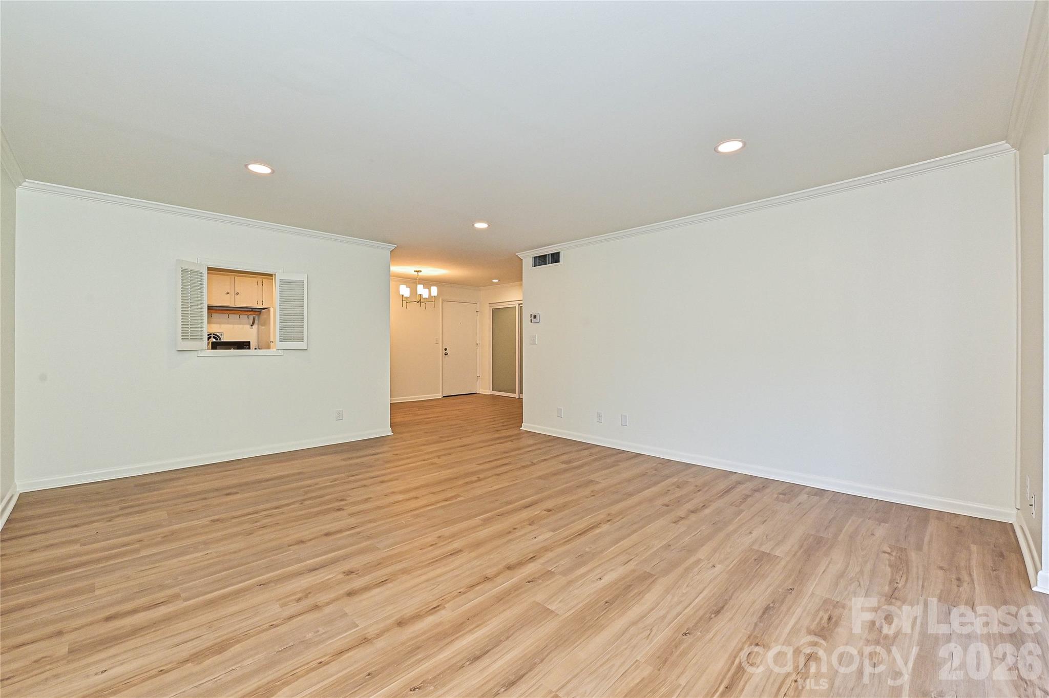 Condominium at 1323 Queens Road, Charlotte, photo 7 of 23