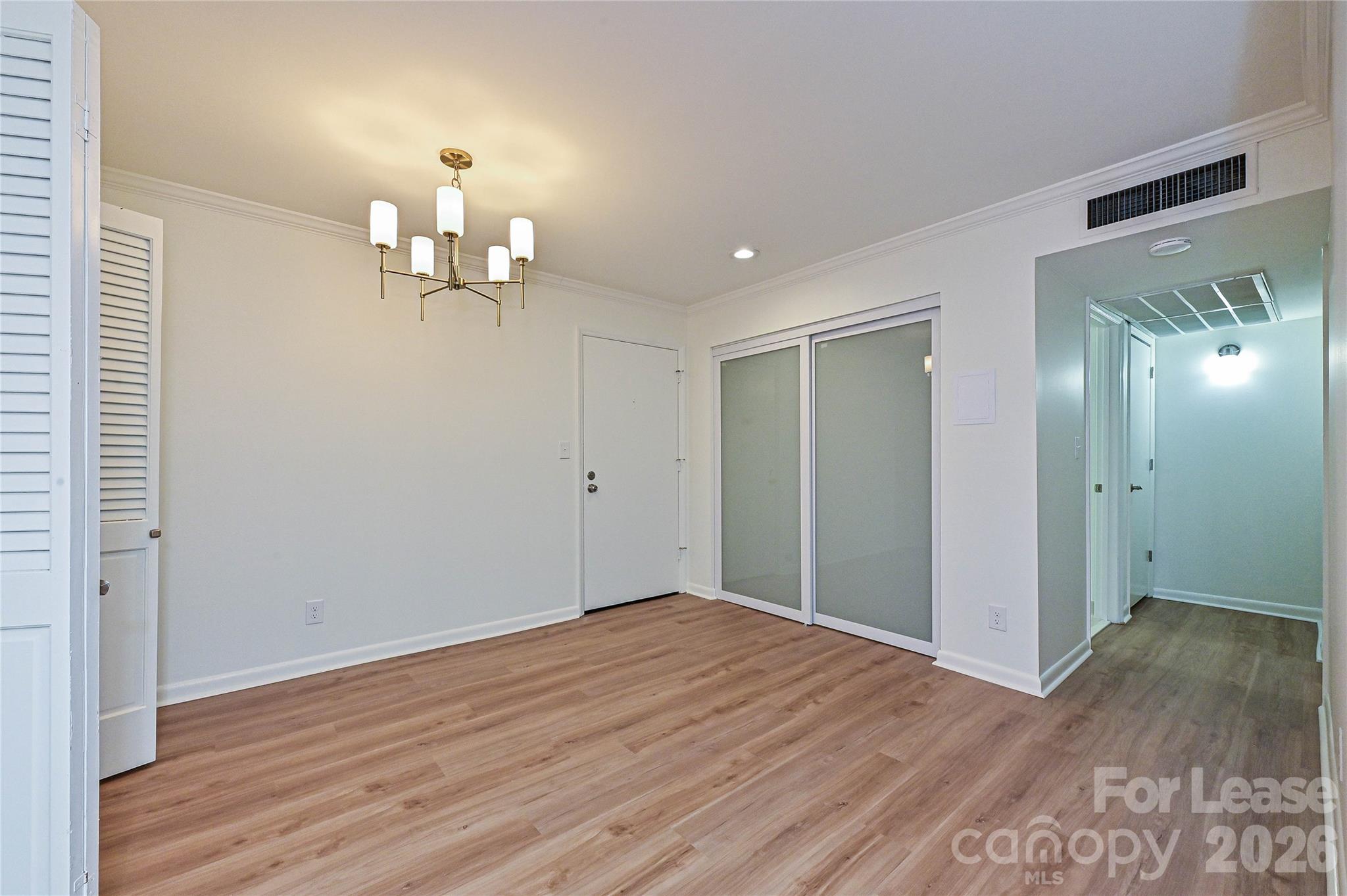 Condominium at 1323 Queens Road, Charlotte, photo 8 of 23