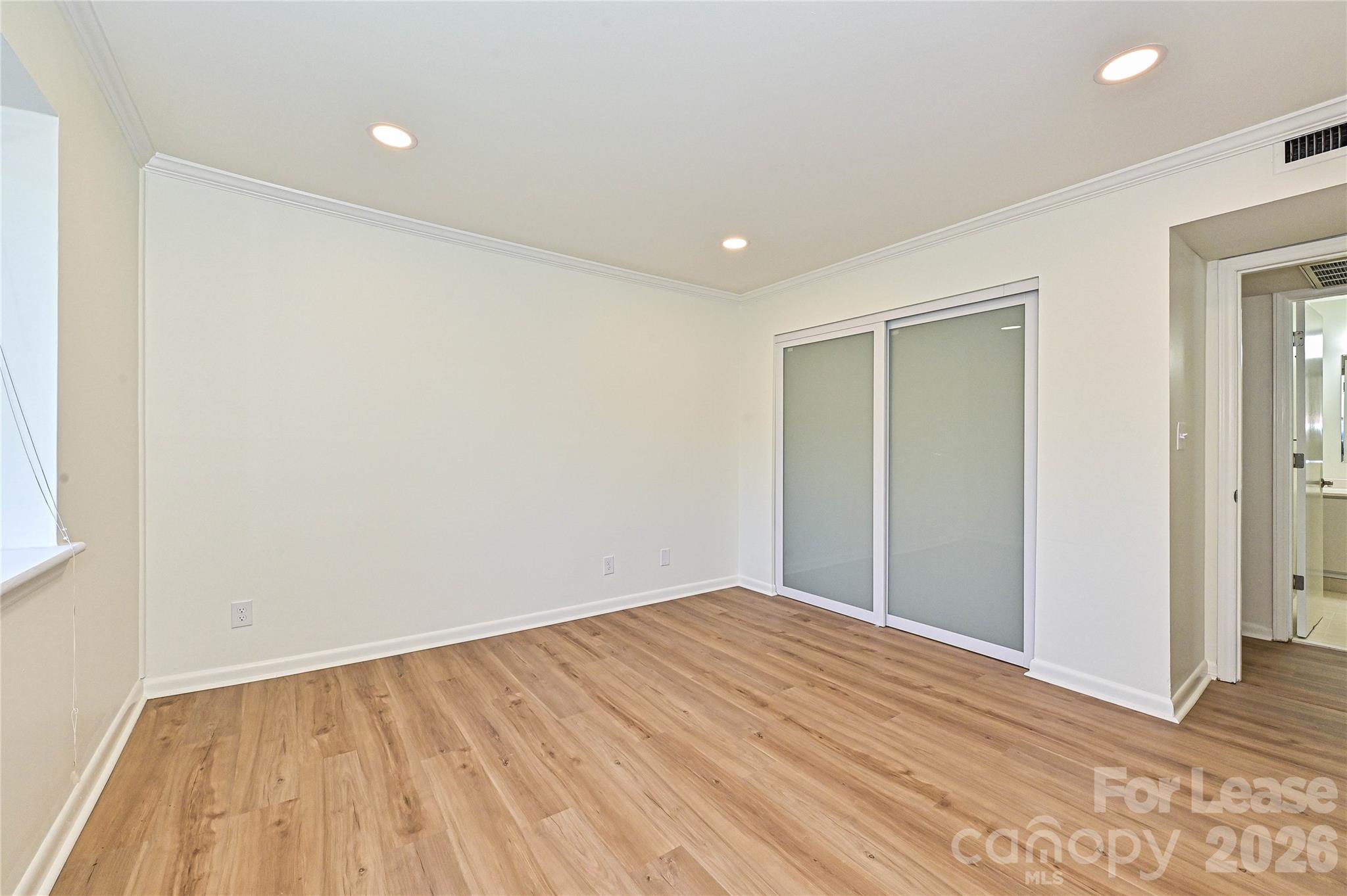 Condominium at 1323 Queens Road, Charlotte, photo 10 of 23