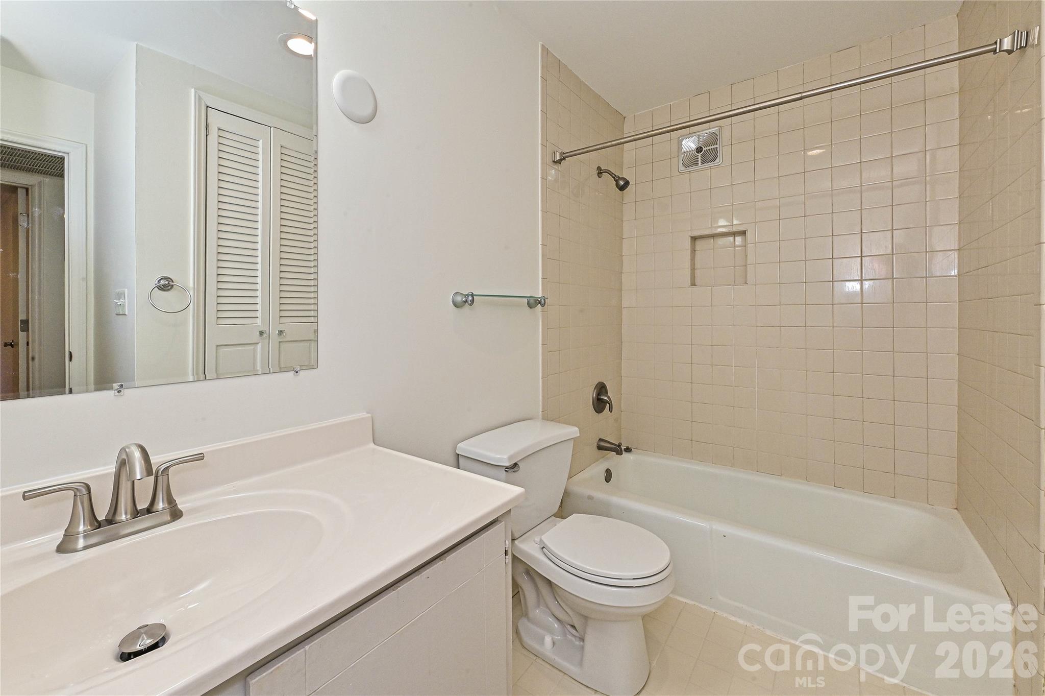 Condominium at 1323 Queens Road, Charlotte, photo 11 of 23