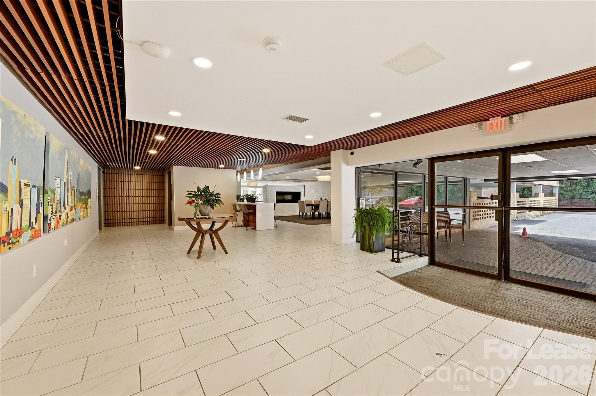 Condominium at 1323 Queens Road, Charlotte, photo 14 of 23