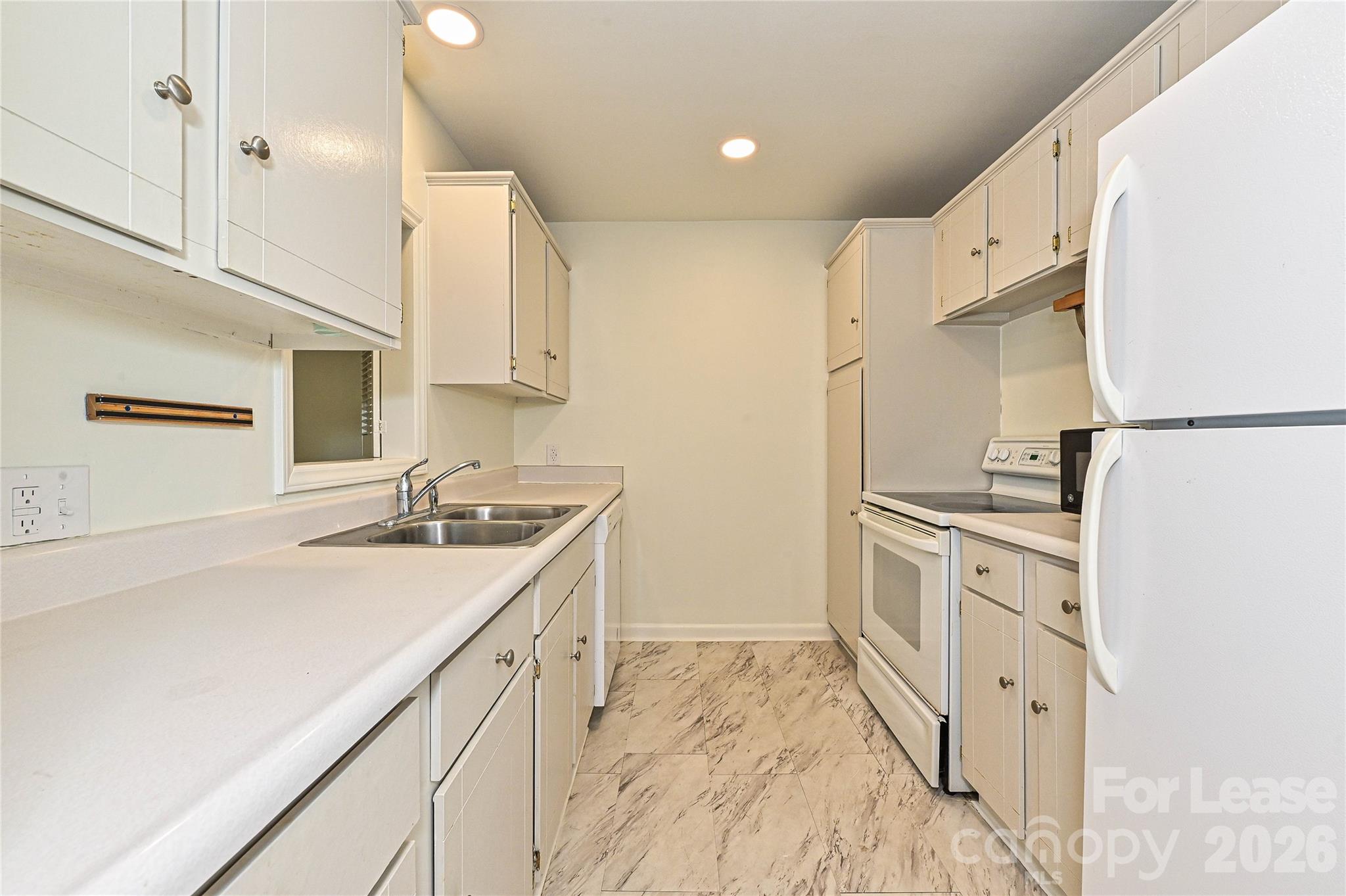 Condominium at 1323 Queens Road, Charlotte, photo 18 of 23