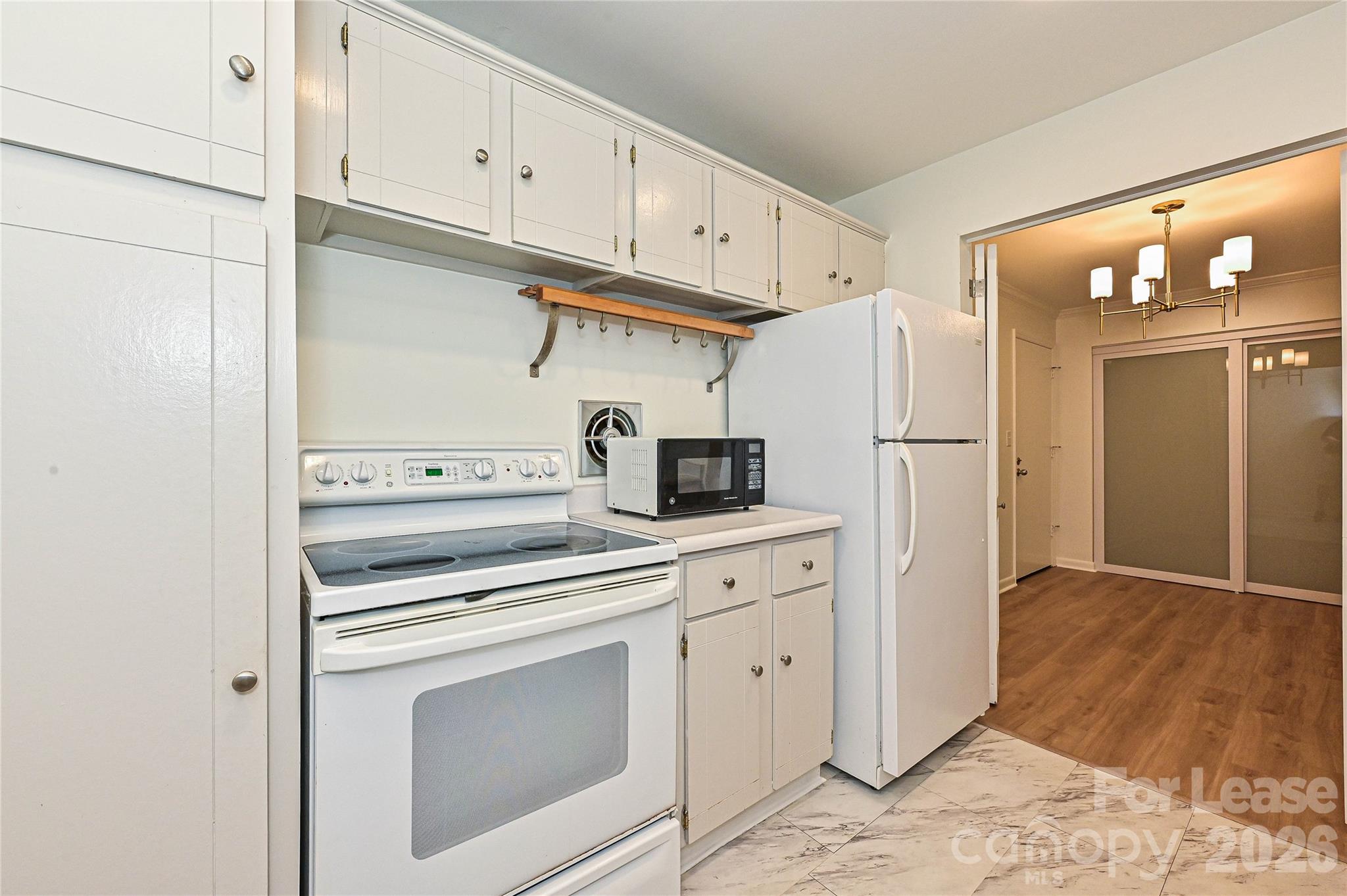 Condominium at 1323 Queens Road, Charlotte, photo 20 of 23