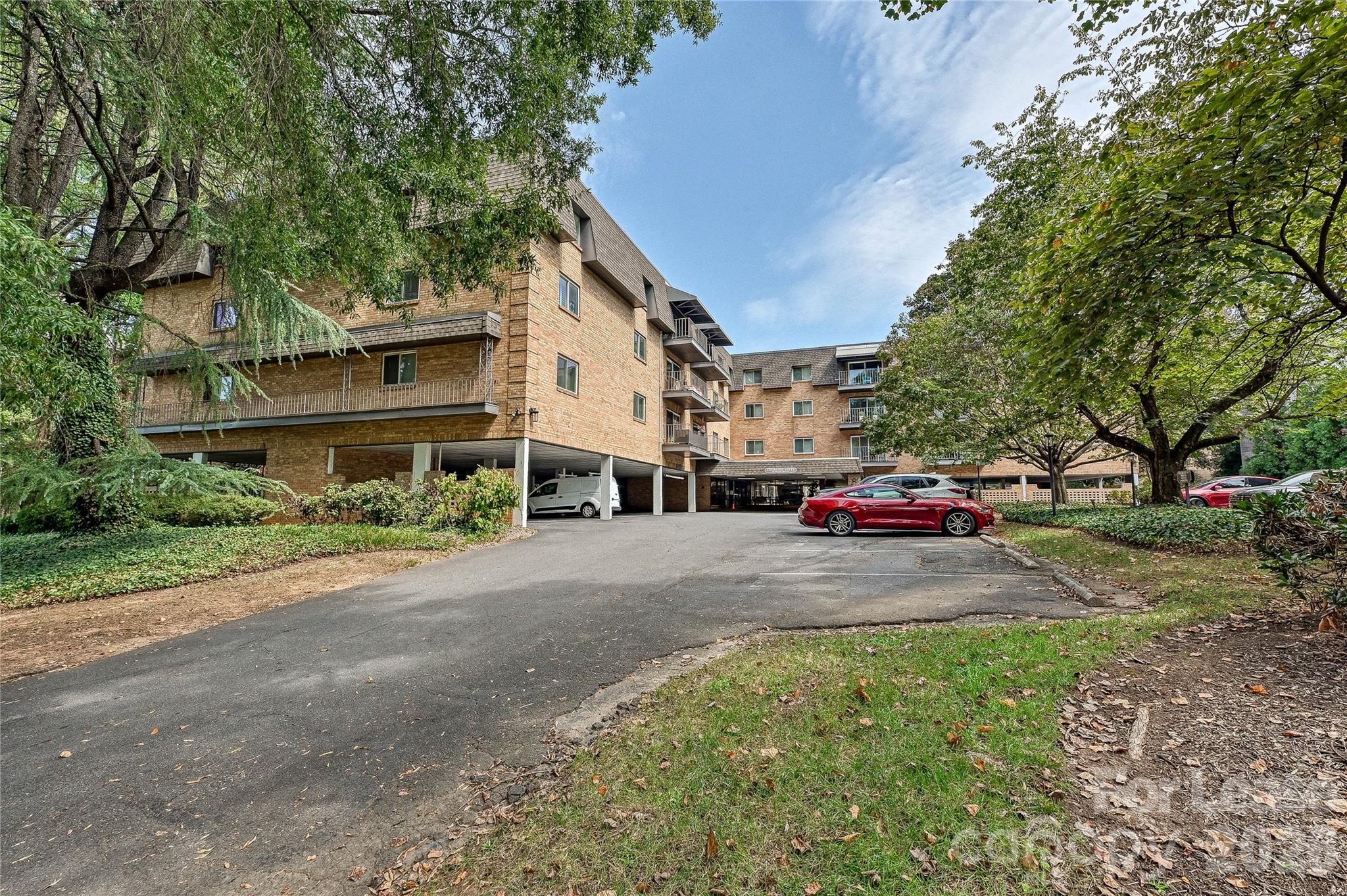 Condominium at 1323 Queens Road, Charlotte, photo 22 of 23