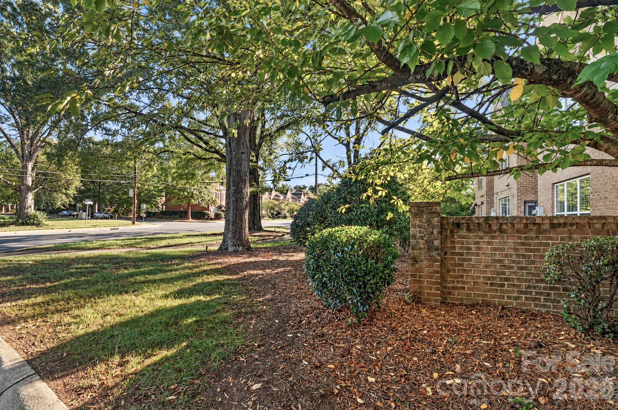 Townhouse at 4766 Hunter Crest Lane, Charlotte, photo 30 of 35