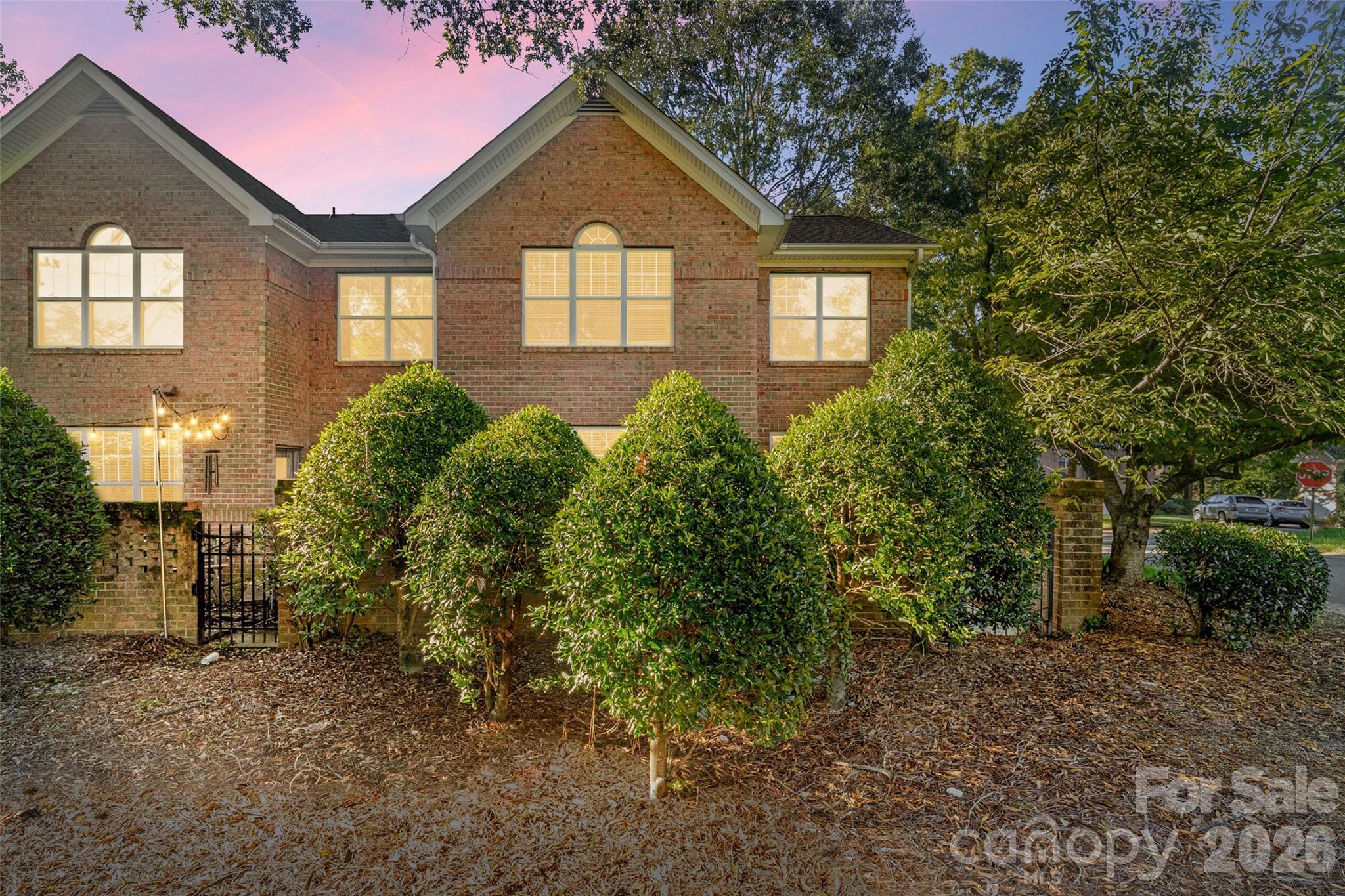 Townhouse at 4766 Hunter Crest Lane, Charlotte, photo 33 of 35