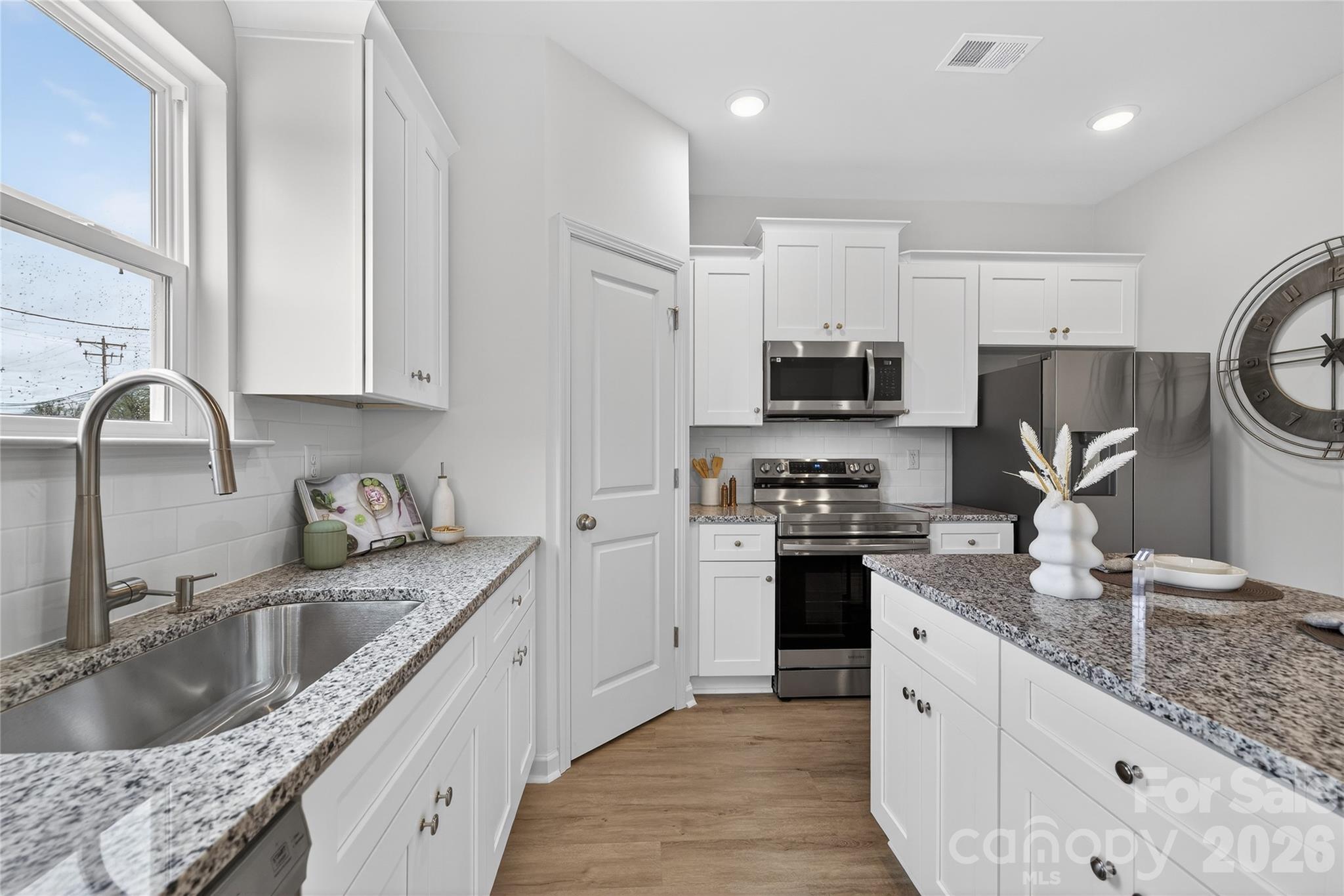 Single Family Residence at 2857 17th Street Court, Hickory, photo 9 of 30