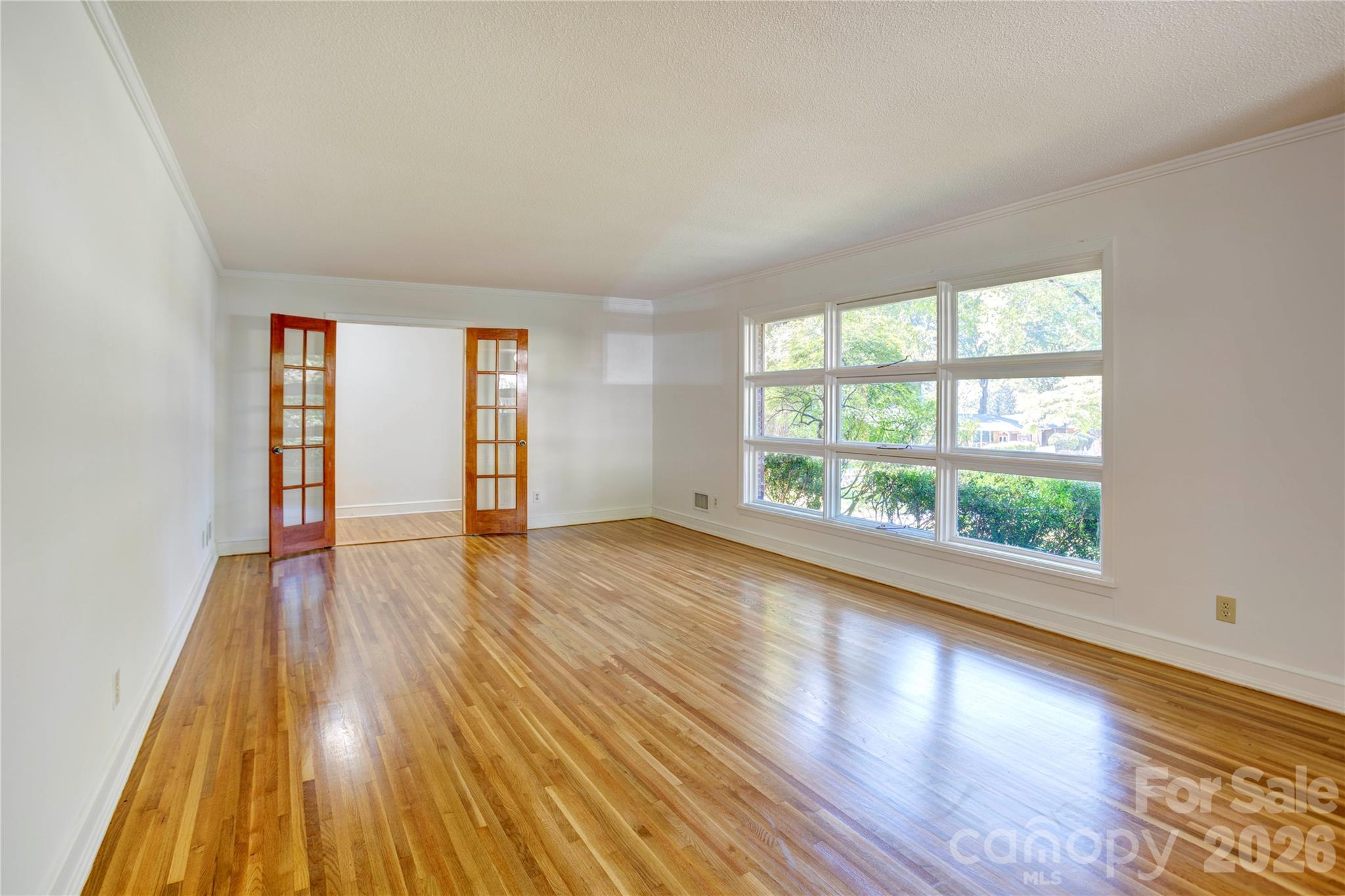 Bright living room - 688 Grandview Drive NE, Concord