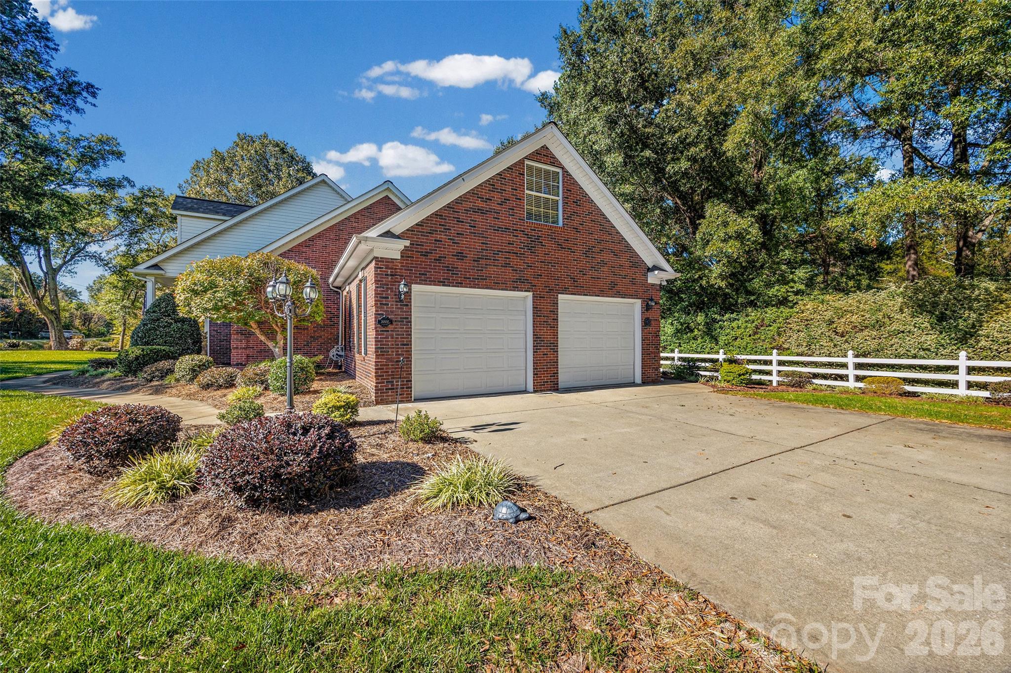 2 car side load garage - 2005 Westridge Drive, Rock Hill