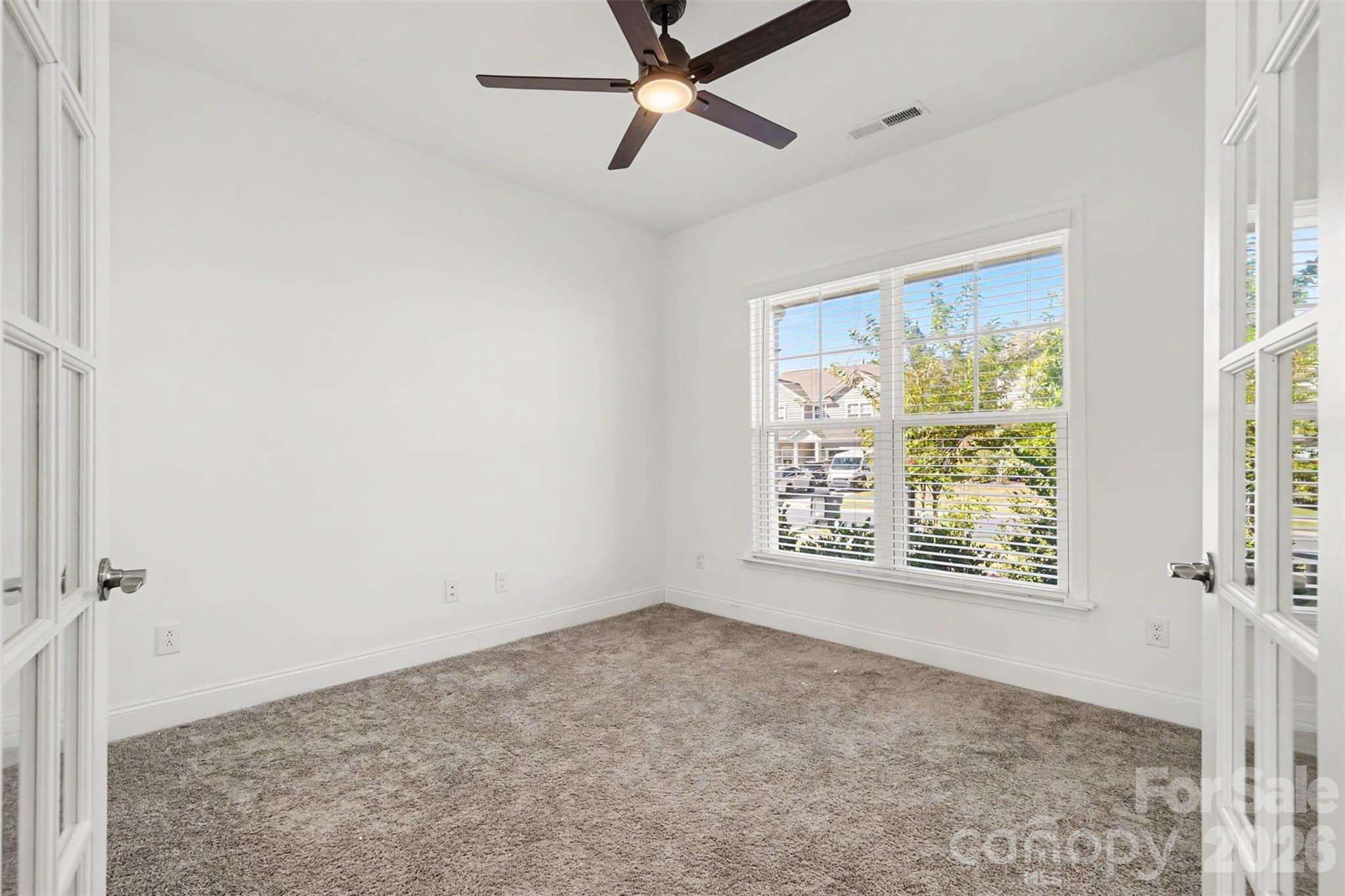Single Family Residence at 19221 Yellow Birch Drive, Charlotte, photo 13 of 28