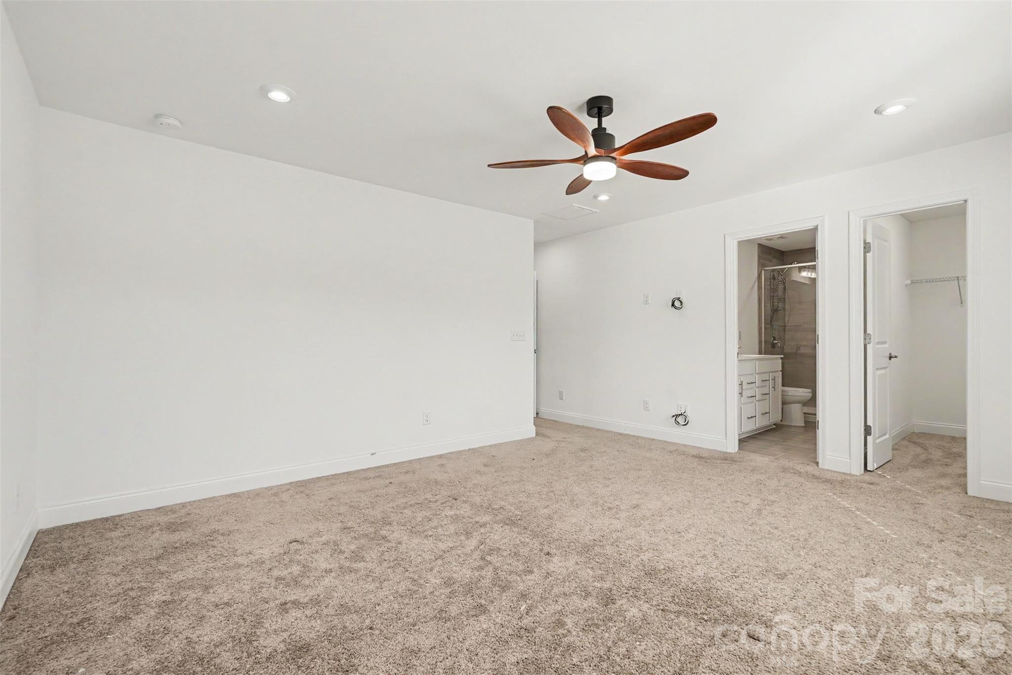 Single Family Residence at 19221 Yellow Birch Drive, Charlotte, photo 14 of 28