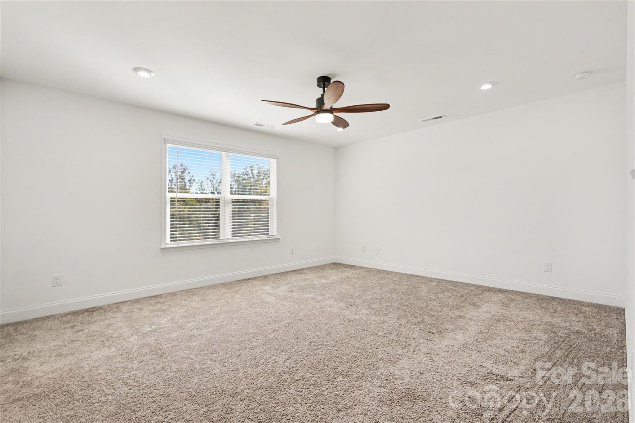 Single Family Residence at 19221 Yellow Birch Drive, Charlotte, photo 20 of 28