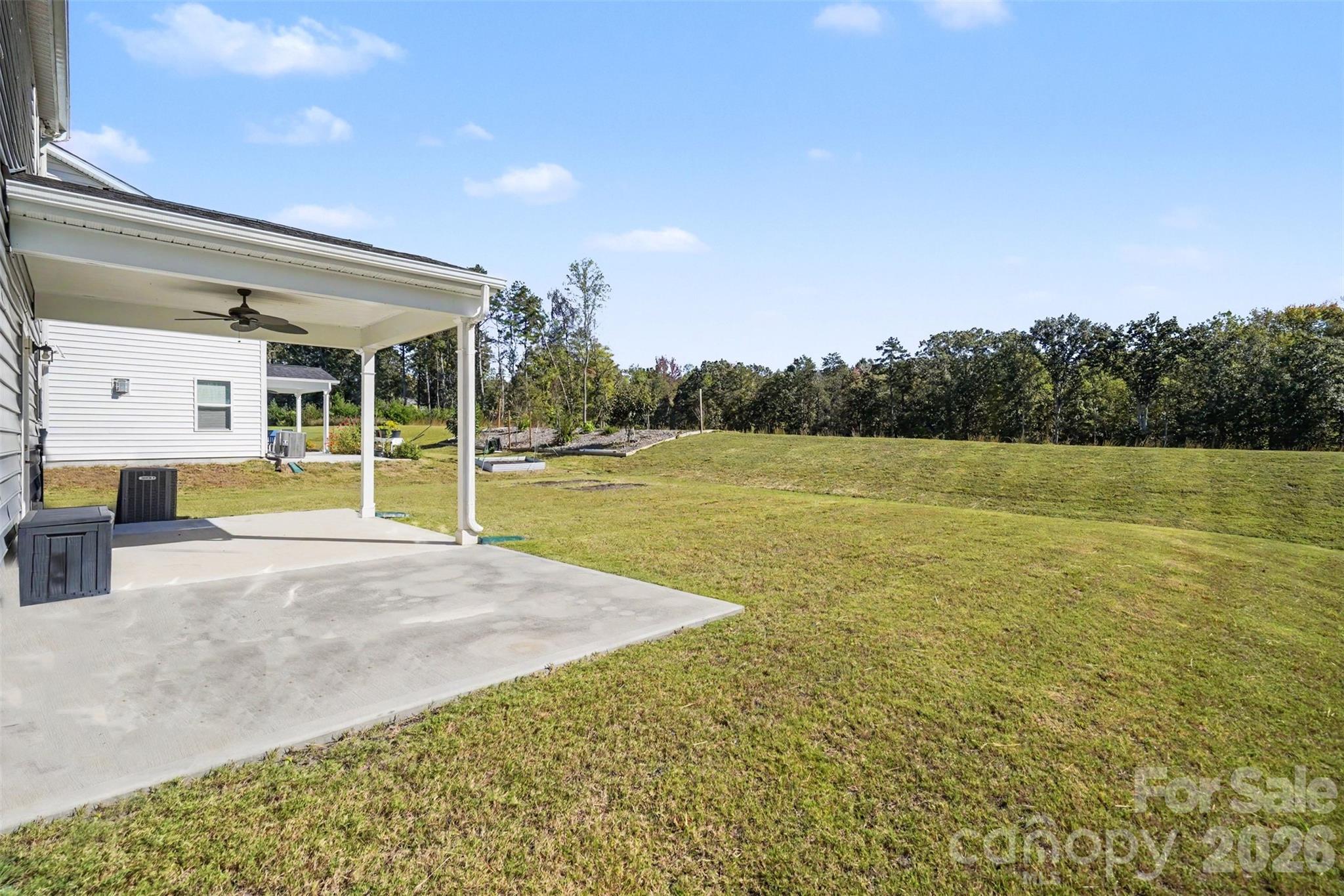 Single Family Residence at 19221 Yellow Birch Drive, Charlotte, photo 25 of 28