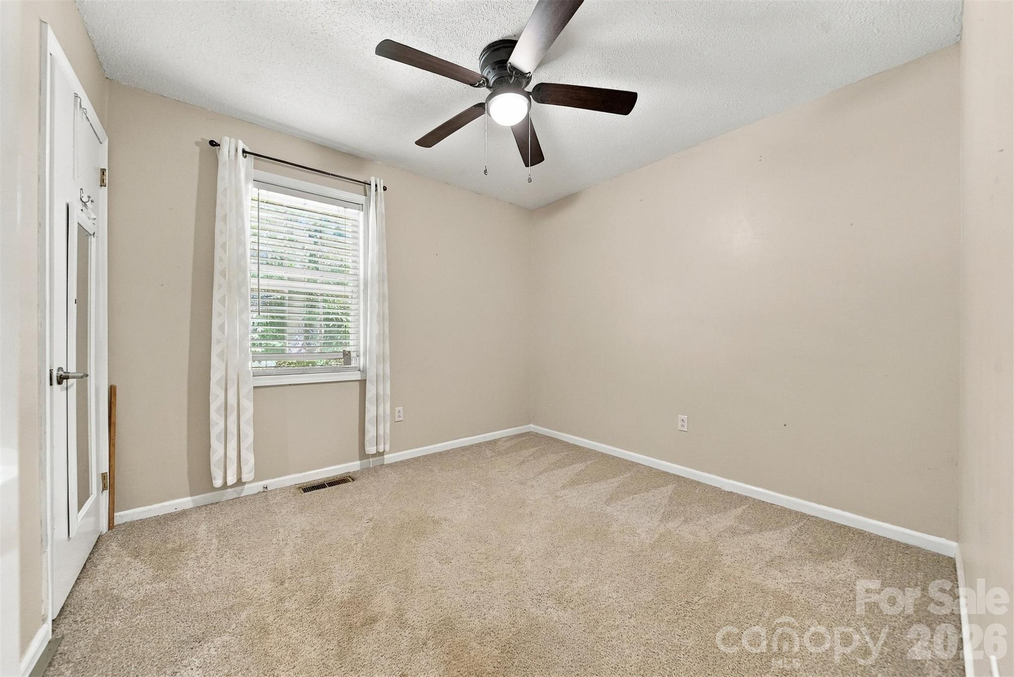 Main House Bed 3 - 183 Falls Avenue, Granite Falls