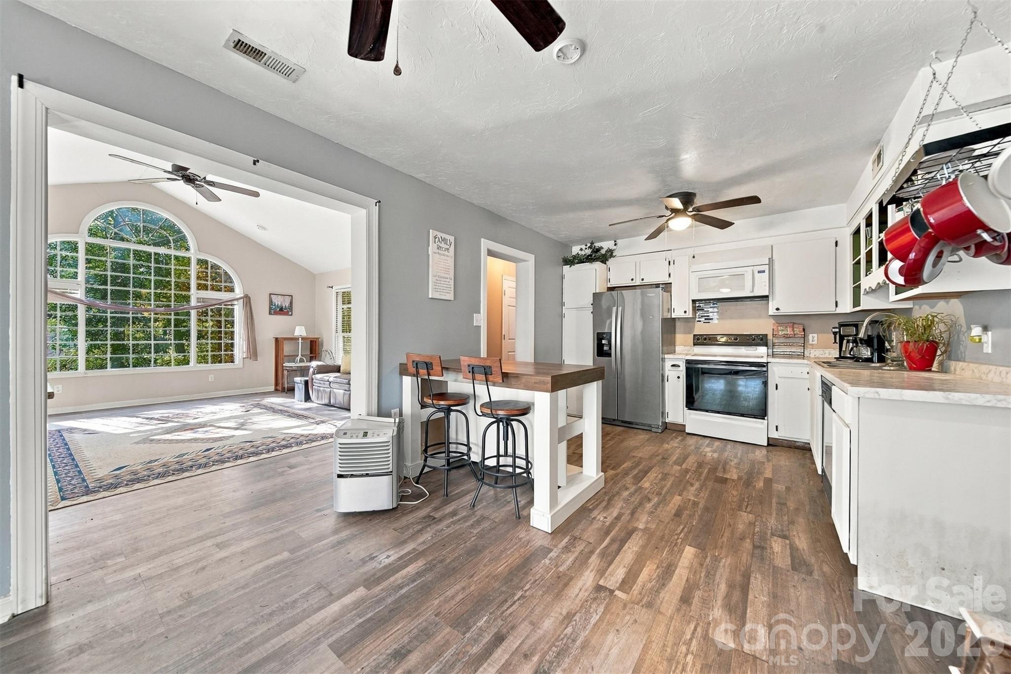 Guest House Kitchen and Living room - 183 Falls Avenue, Granite Falls