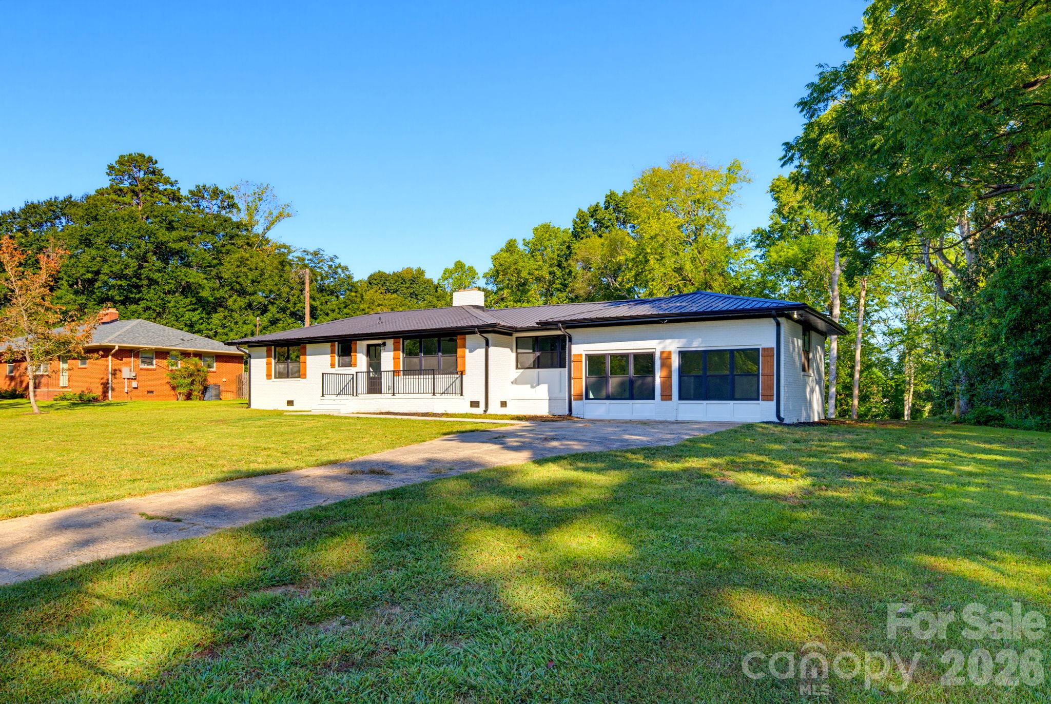 Single Family Residence at 1325 Armstrong Road, Belmont, photo 4 of 48