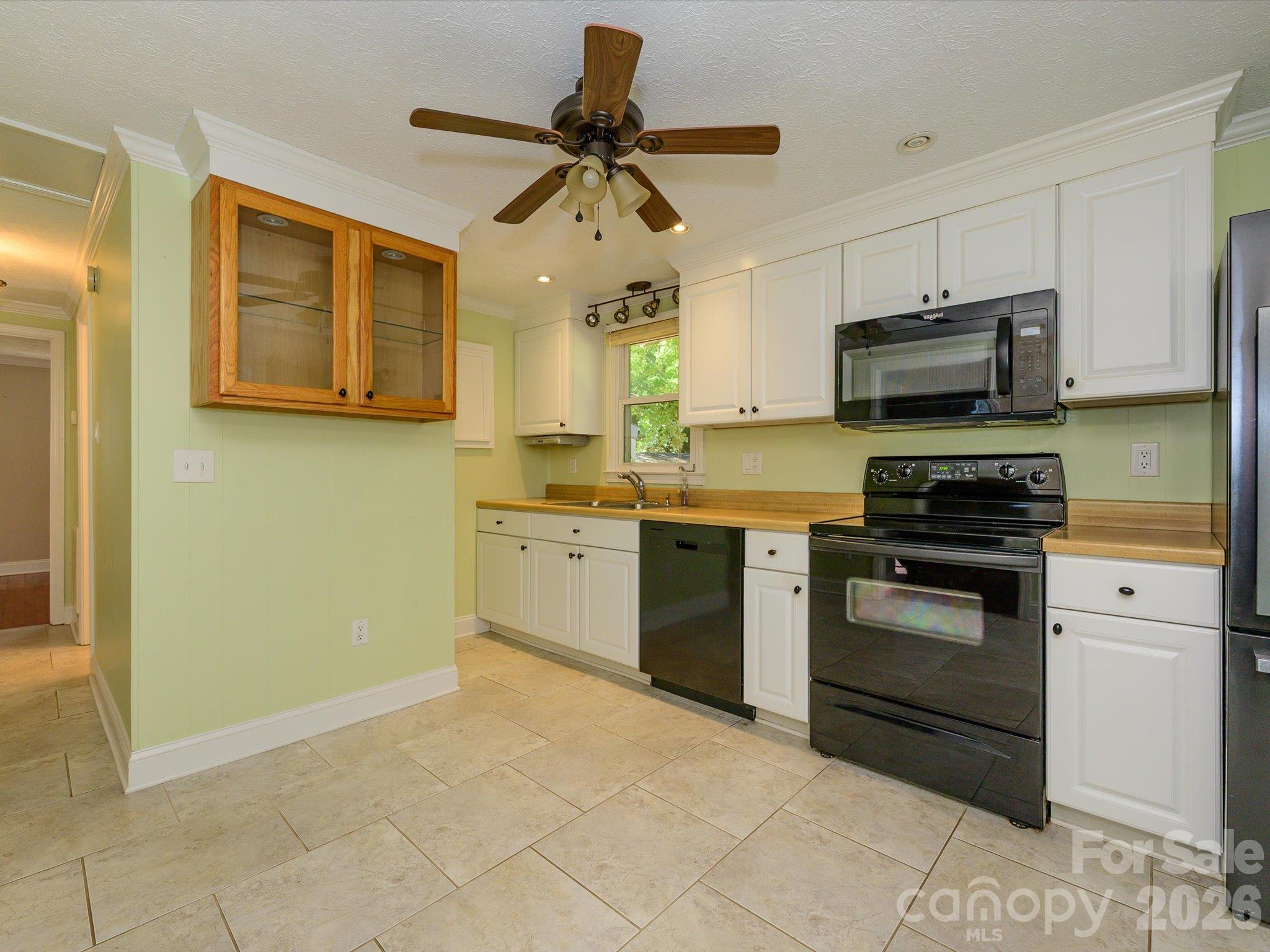Single Family Residence at 3714 Fieldcrest Circle NW, Concord, photo 10 of 27