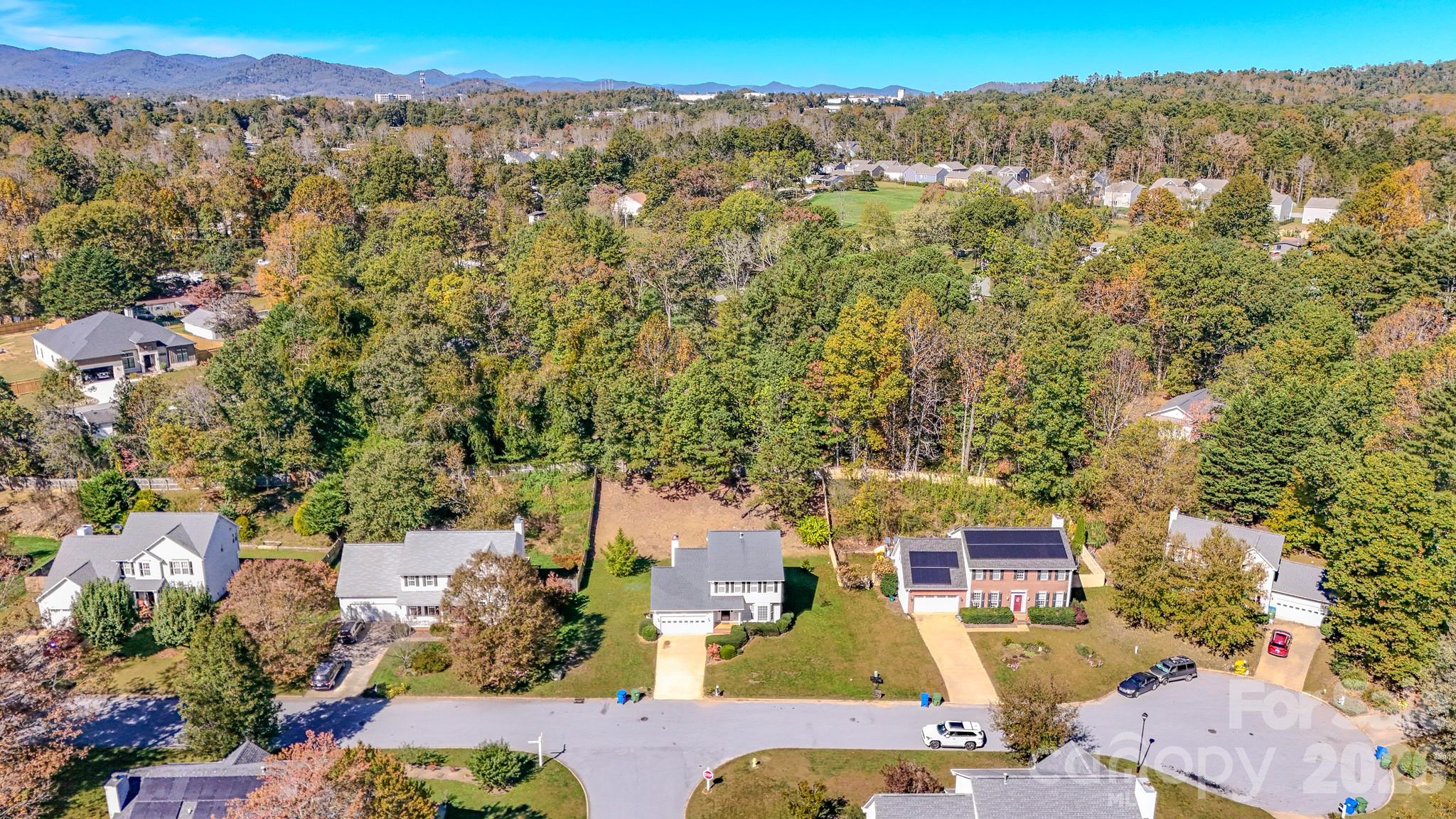 Single Family Residence at 89 N Wintergarden Road, Fletcher, photo 13 of 31