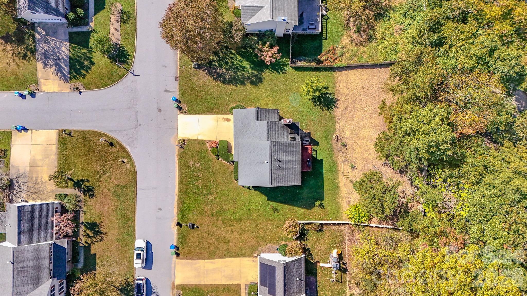 Single Family Residence at 89 N Wintergarden Road, Fletcher, photo 16 of 31