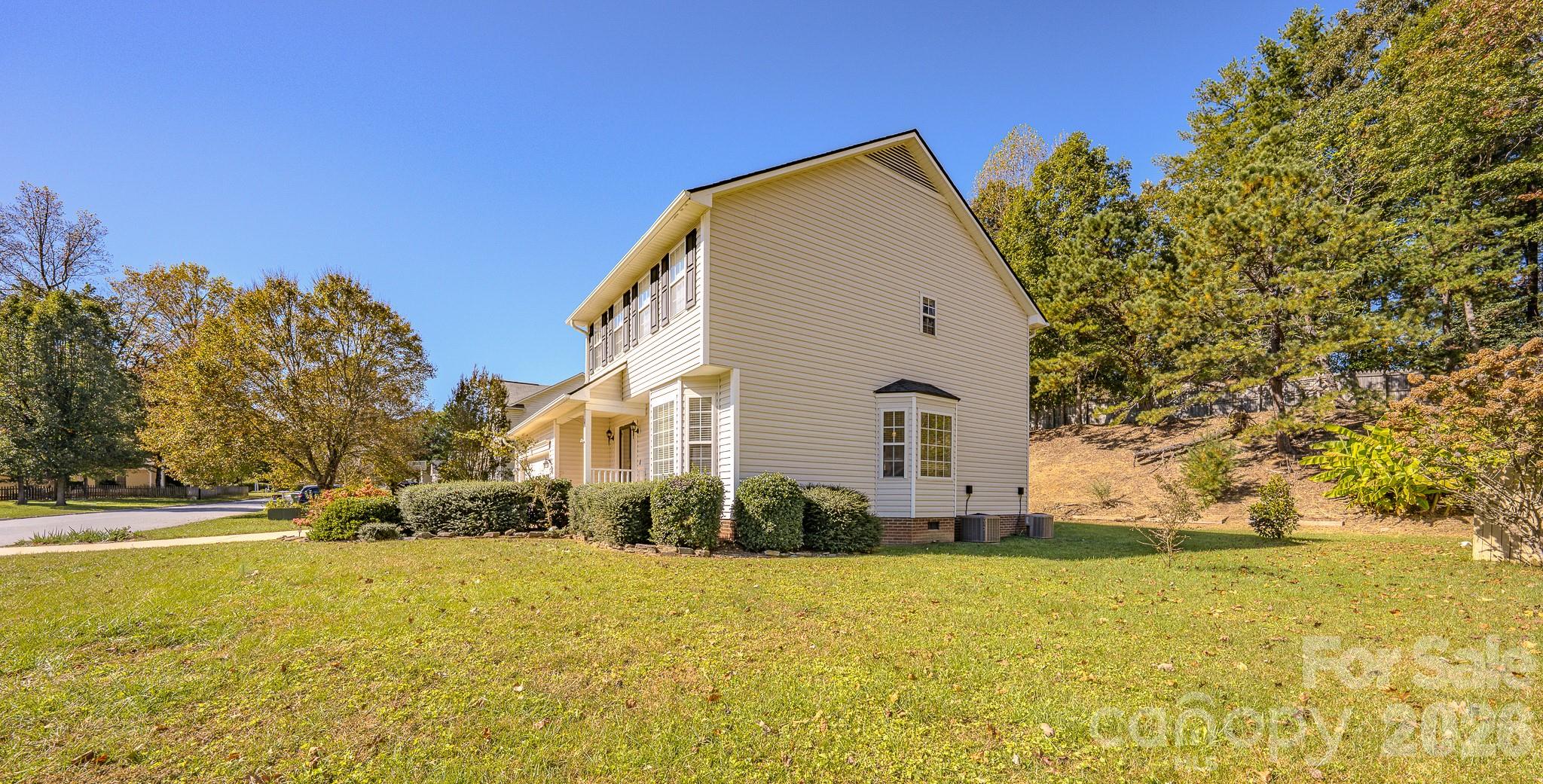 Single Family Residence at 89 N Wintergarden Road, Fletcher, photo 26 of 31
