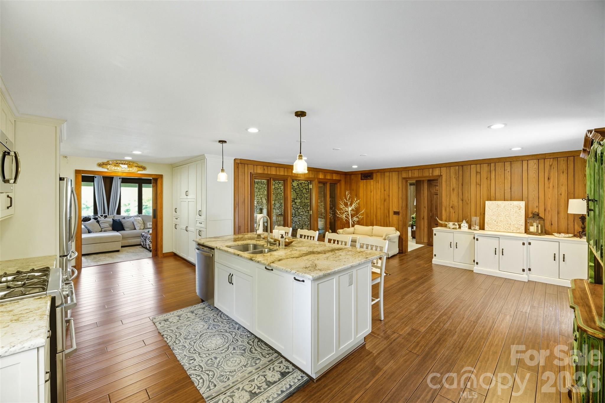 Single Family Residence at 1515 Heatherloch Drive, Gastonia, photo 4 of 36
