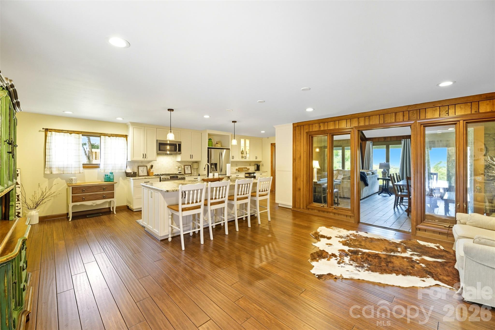 Single Family Residence at 1515 Heatherloch Drive, Gastonia, photo 6 of 36